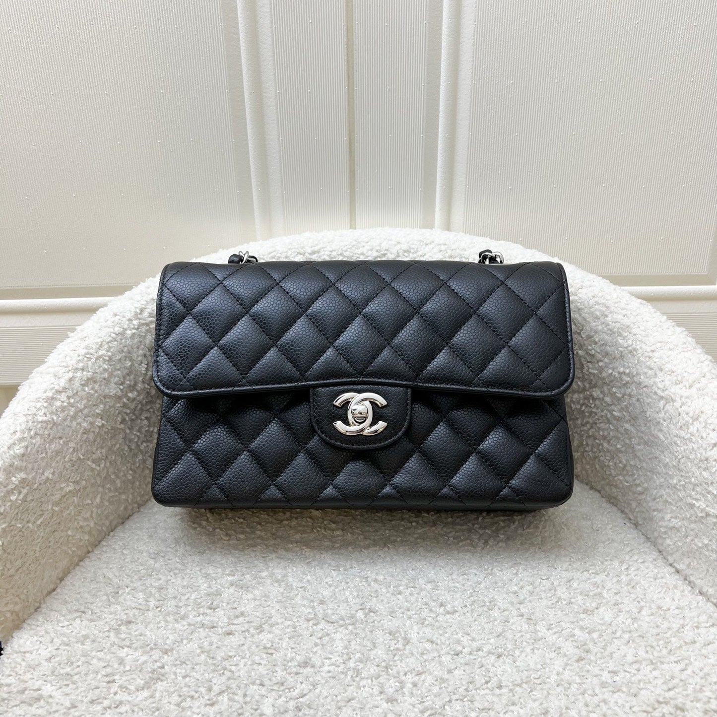 GLM-Small Classic Flap CF in Black Caviar and SHW (Model: A01113)