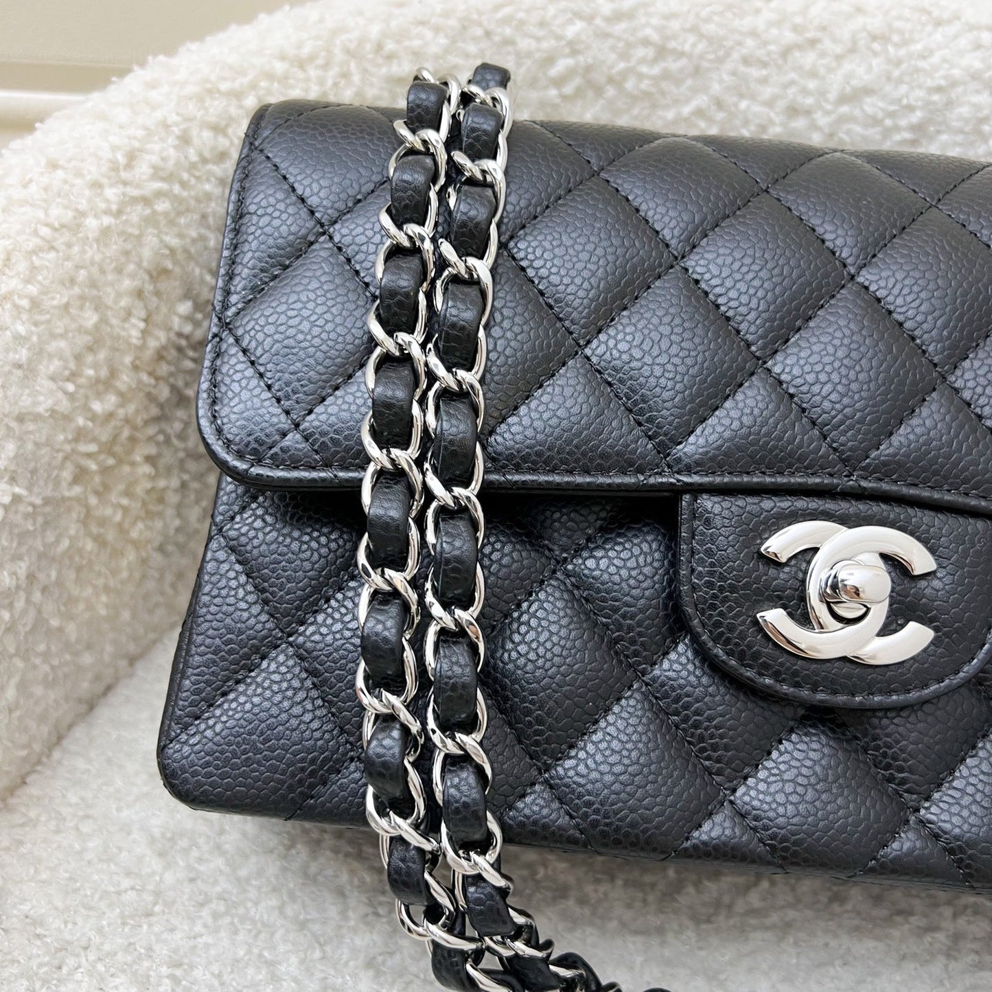 GLM-Small Classic Flap CF in Black Caviar and SHW (Model: A01113)
