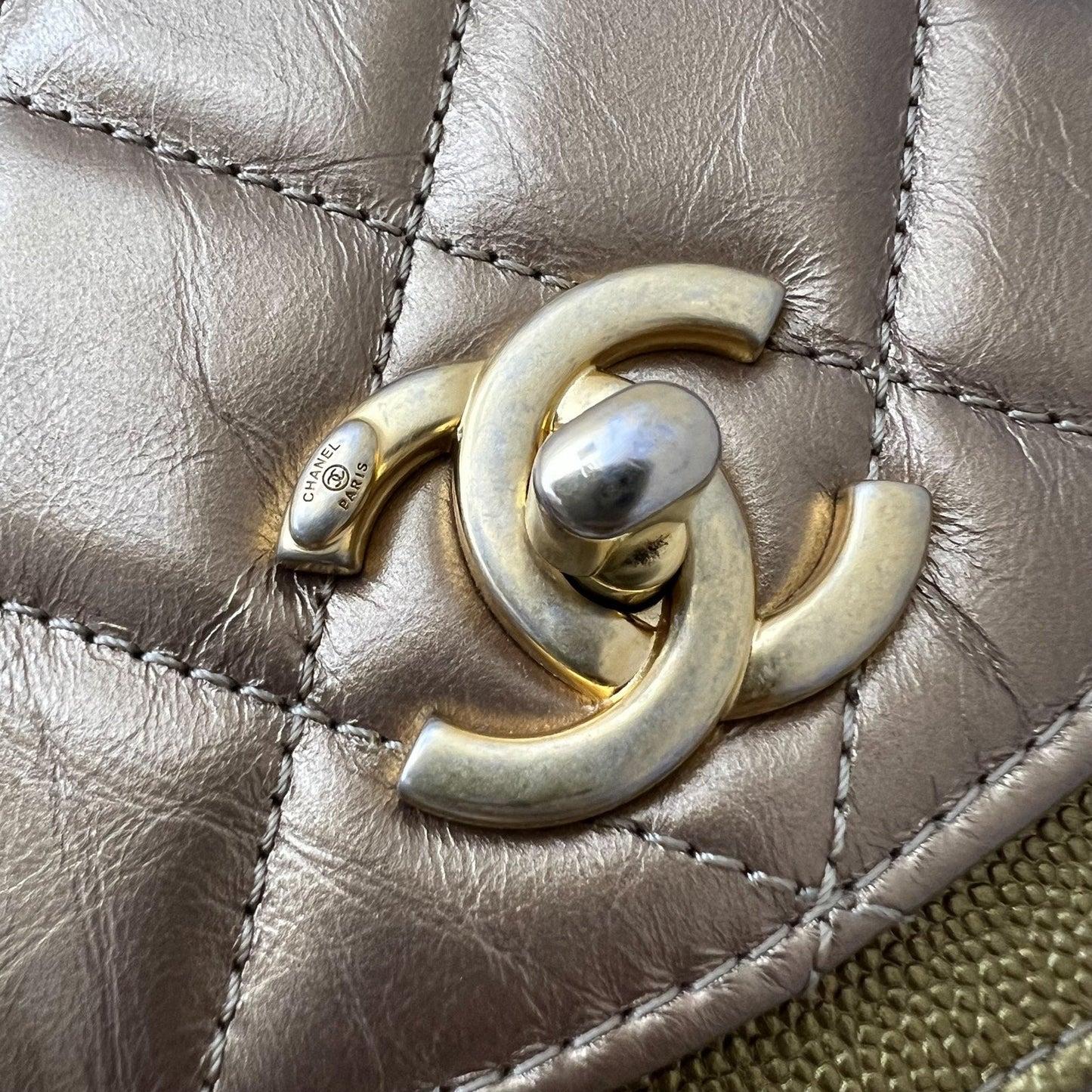 GLM-Seasonal Flap Bag in Gold Shiny Calfskin / Caviar and AGHW