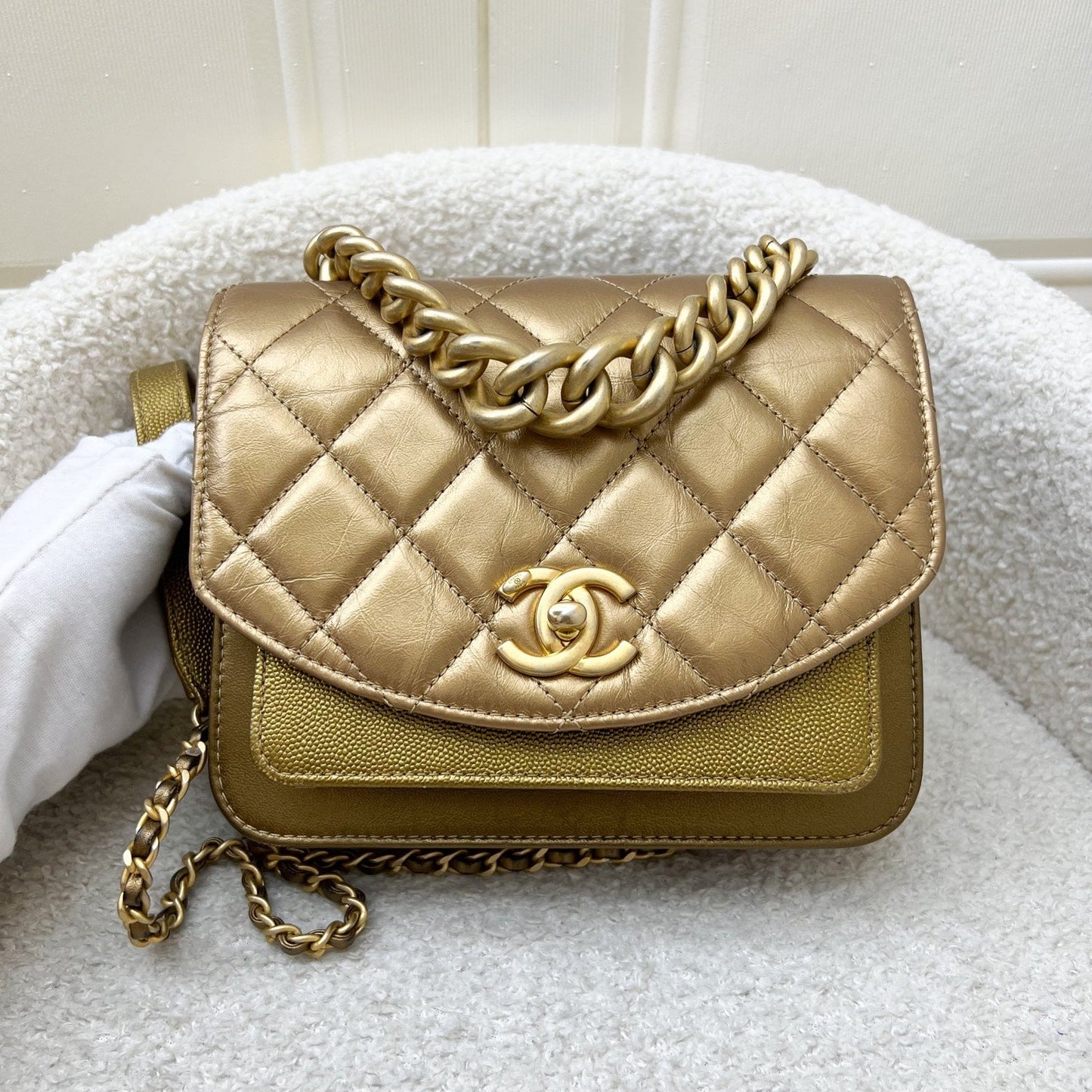 GLM-Seasonal Flap Bag in Gold Shiny Calfskin / Caviar and AGHW