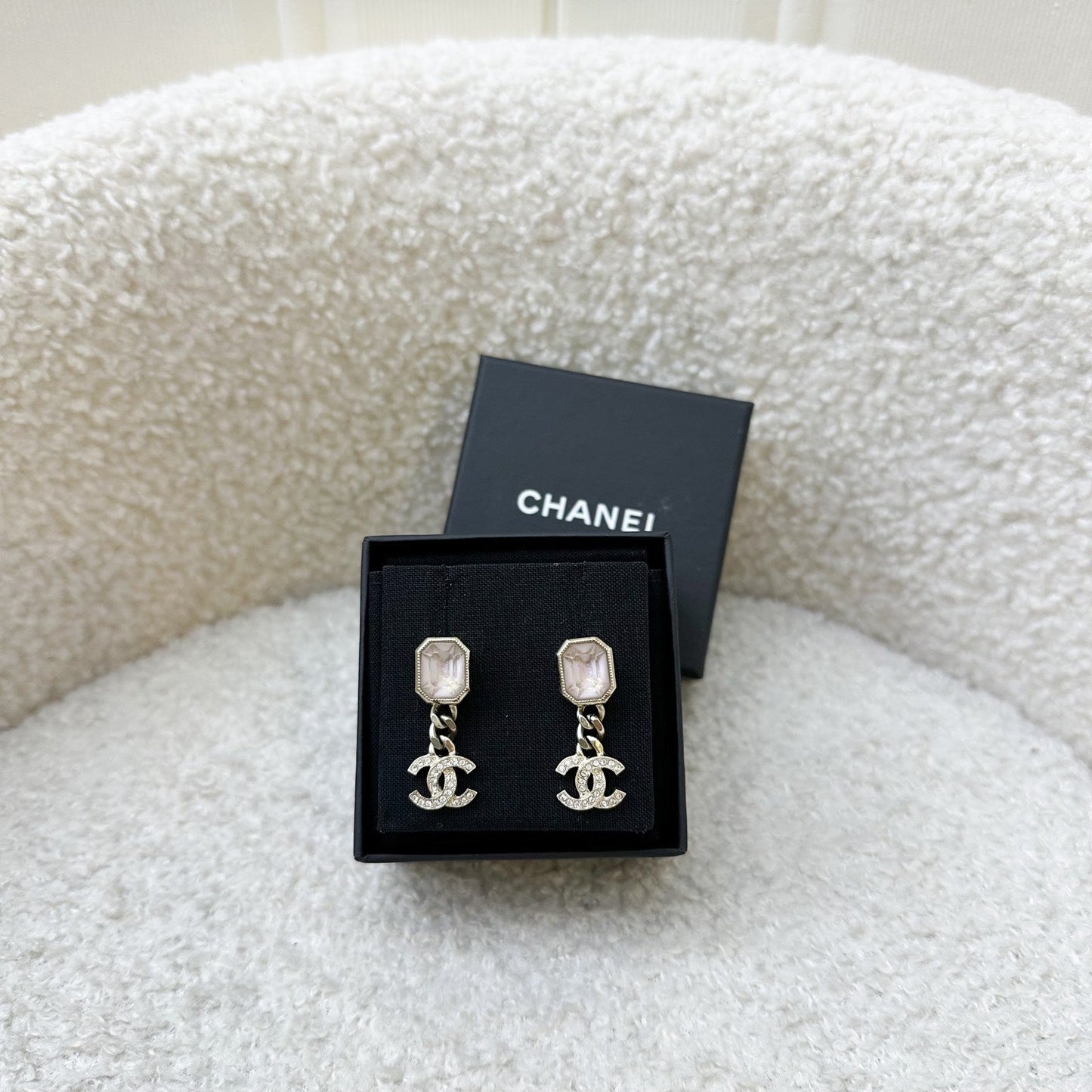 GLM-22B Lilac Resin with Dangling Crystals Logo Earrings in AGHW