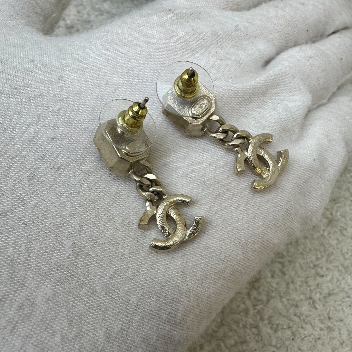 GLM-22B Lilac Resin with Dangling Crystals Logo Earrings in AGHW