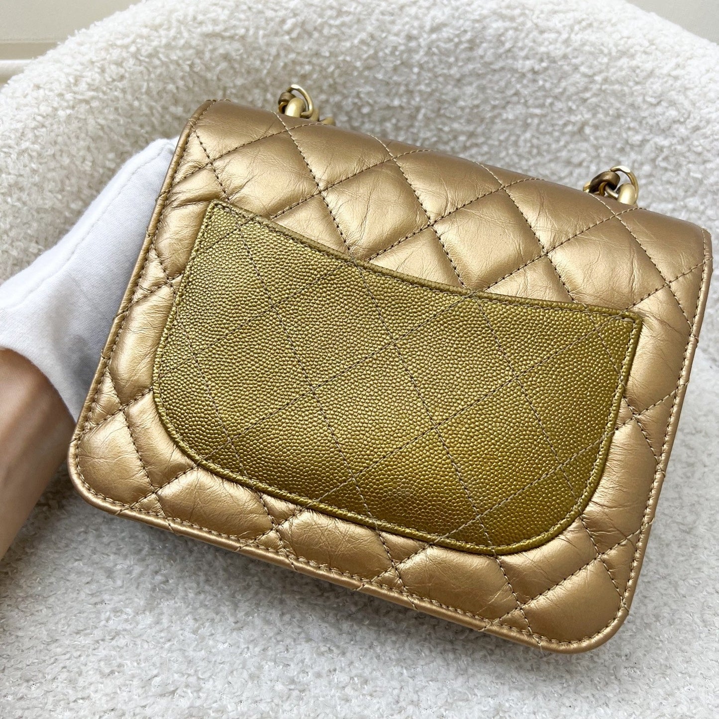 GLM-Seasonal Flap Bag in Gold Shiny Calfskin / Caviar and AGHW