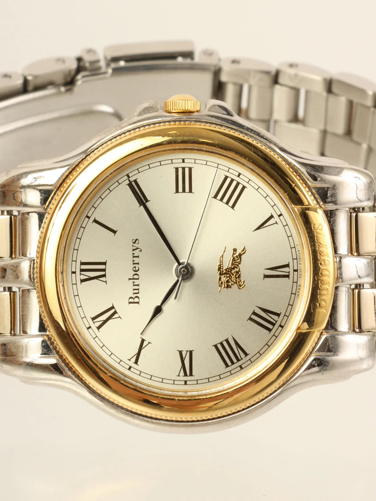 BURBERRY Round Logo Face Watch Silver/Gold