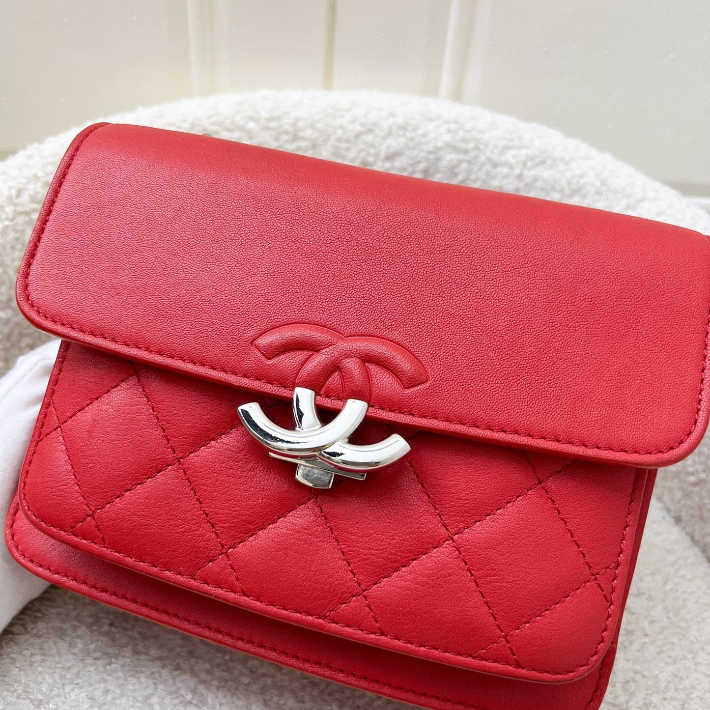GLM-Small GLM- Box Flap in Red Grained and Quilted Calfskin and SHW