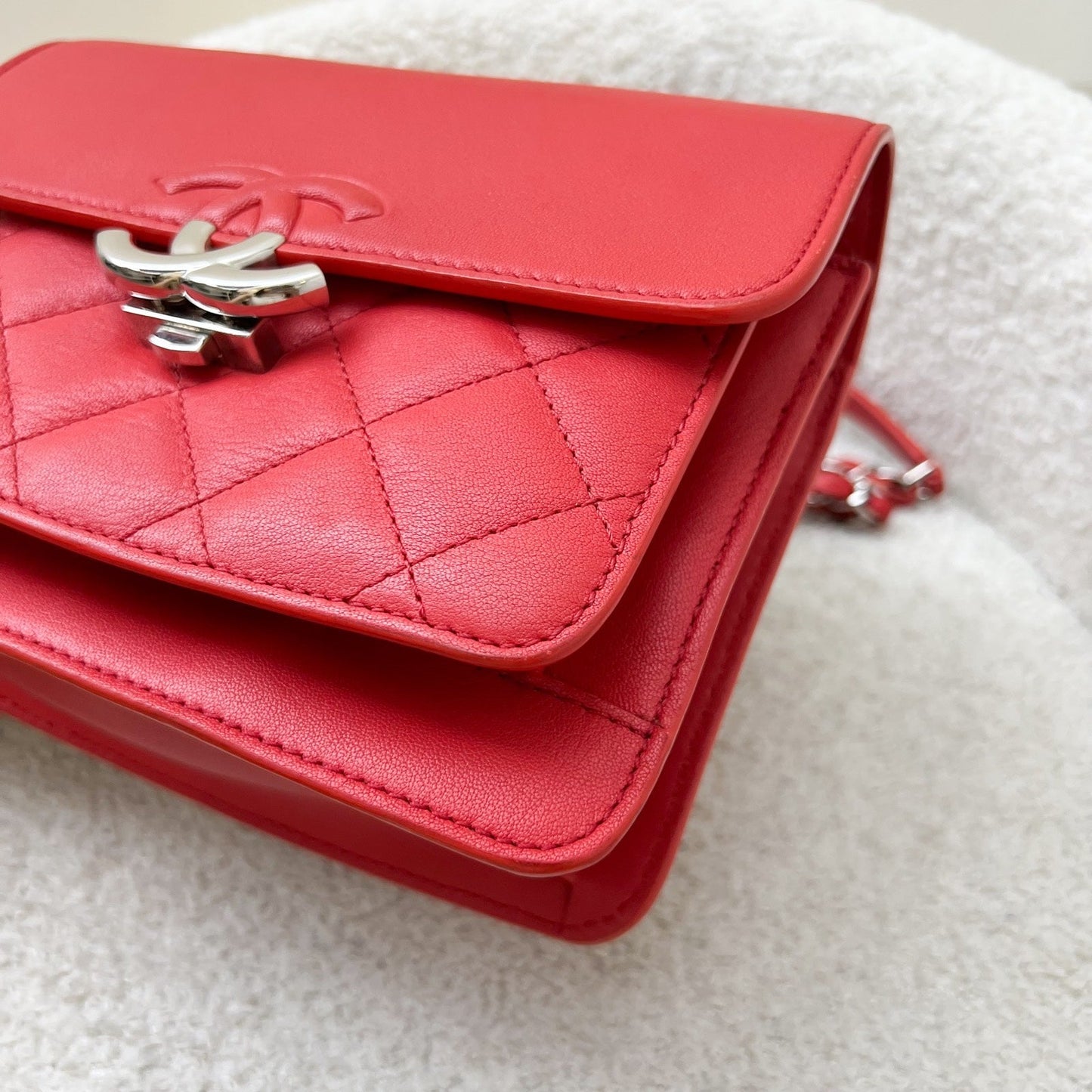 GLM-Small GLM- Box Flap in Red Grained and Quilted Calfskin and SHW