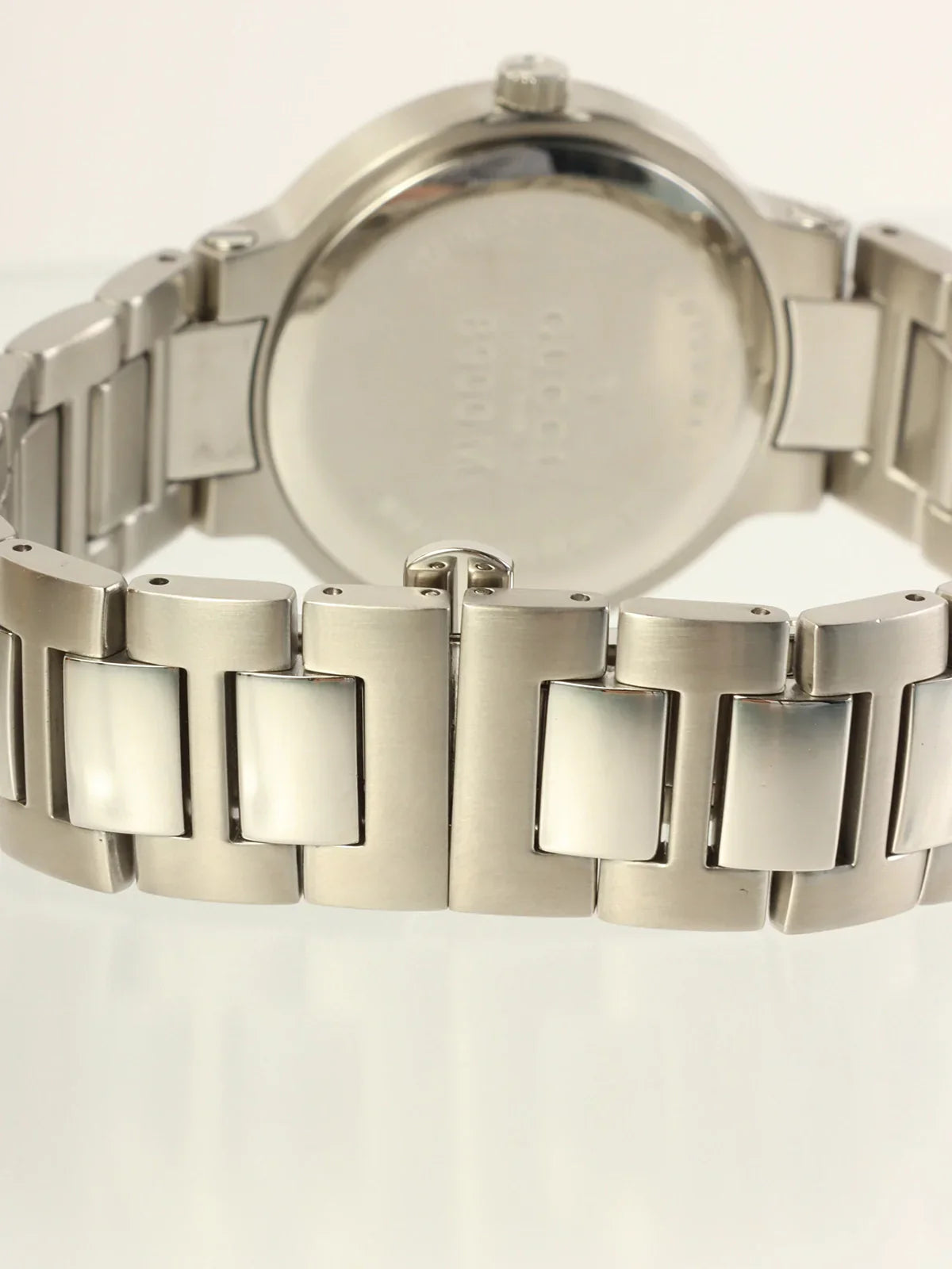 GUCCI Boys Round Logo Face Watch Silver