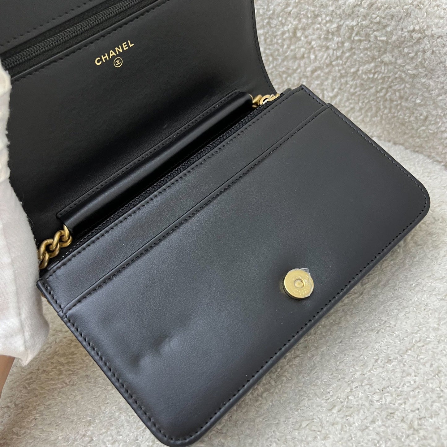 GLM-Chain Around Boy Wallet on Chain WOC in Black Caviar and AGHW