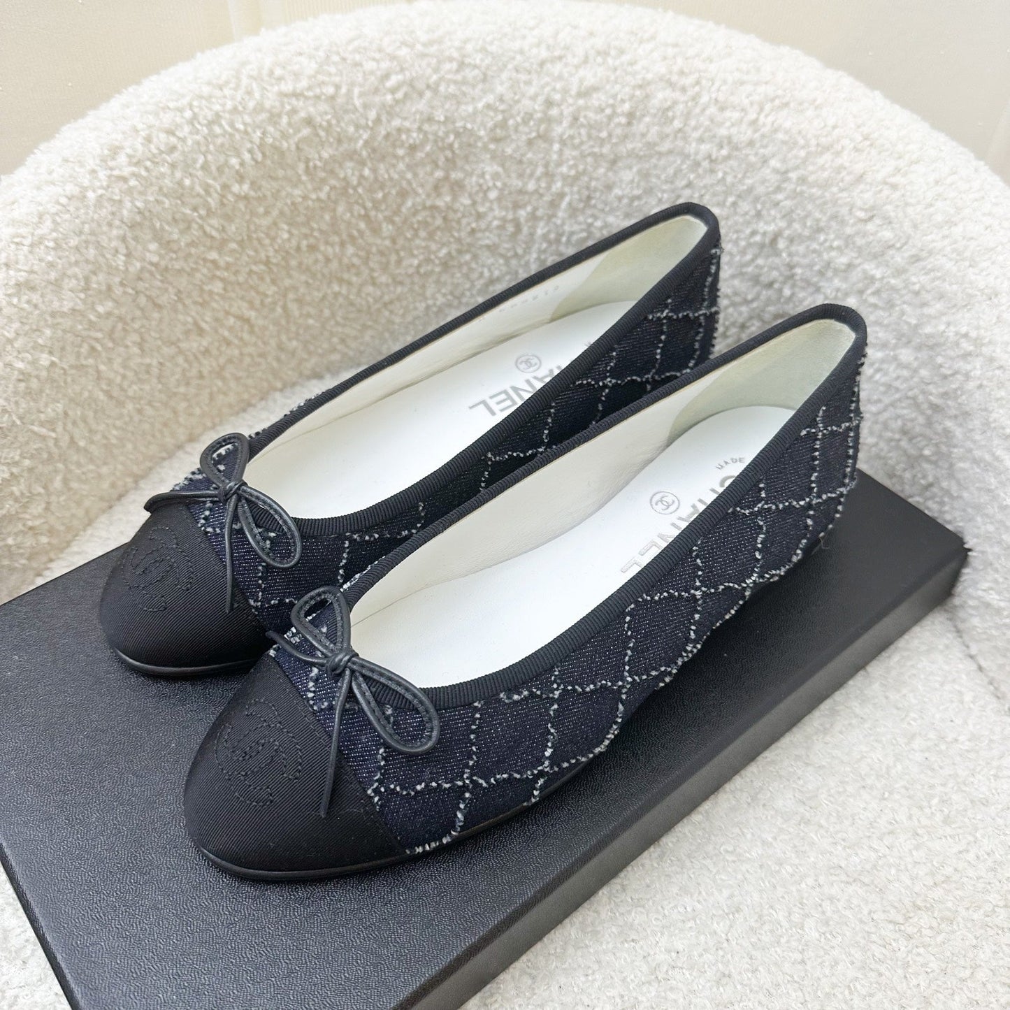 GLM-Classic Ballerina Pumps in Embroidered Denim / Black Gosgrain Size 36