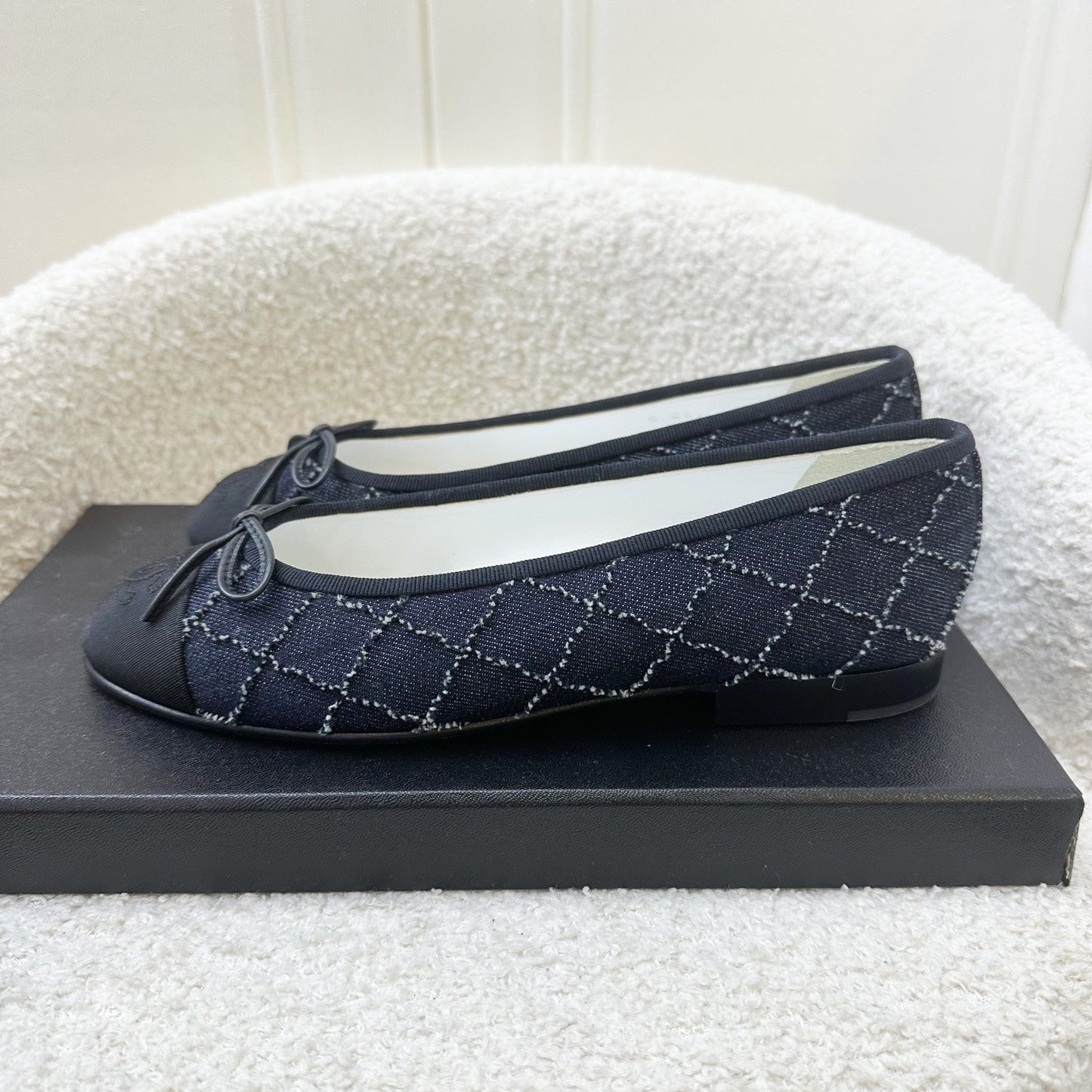 GLM-Classic Ballerina Pumps in Embroidered Denim / Black Gosgrain Size 36