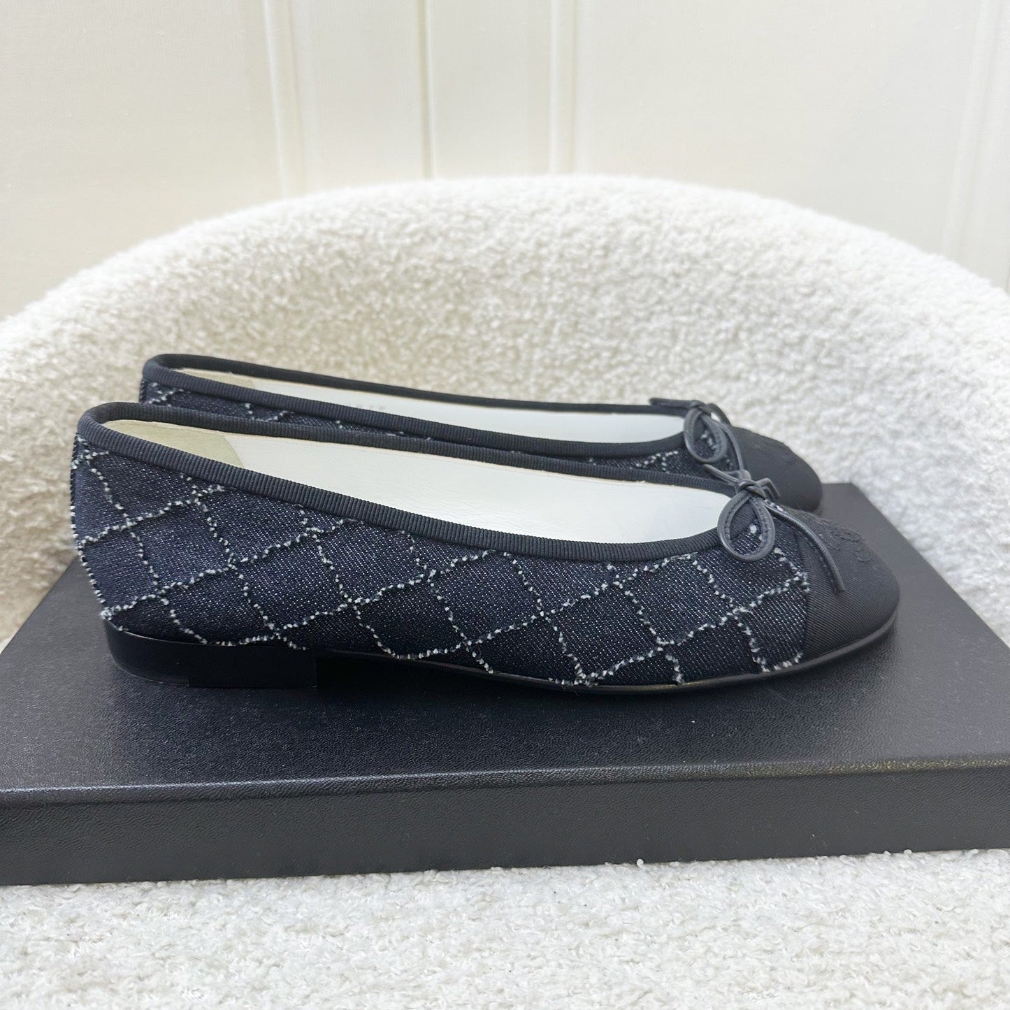 GLM-Classic Ballerina Pumps in Embroidered Denim / Black Gosgrain Size 36