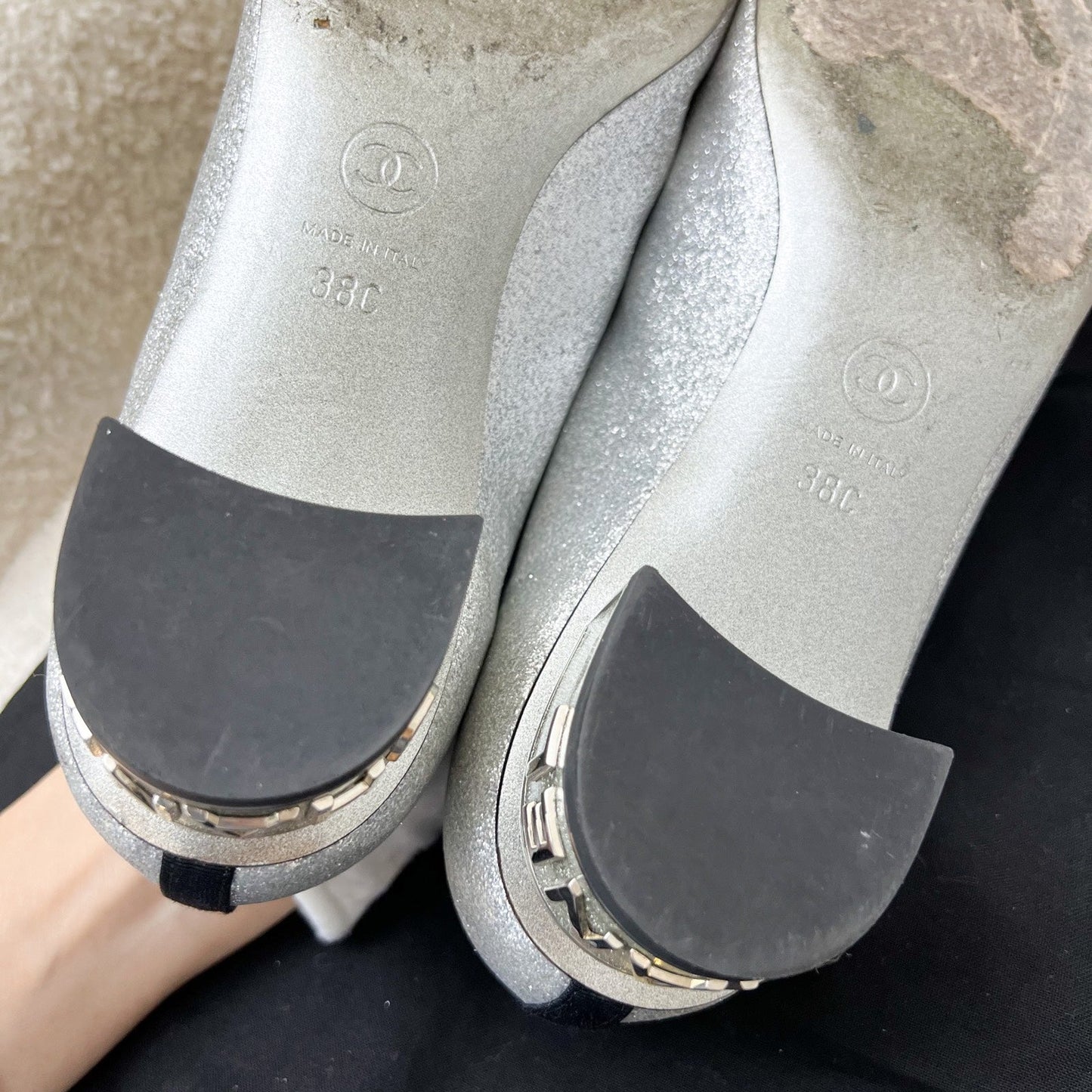 GLM-Heels in Silver Glitter Leather / Black Gosgrain Size 38