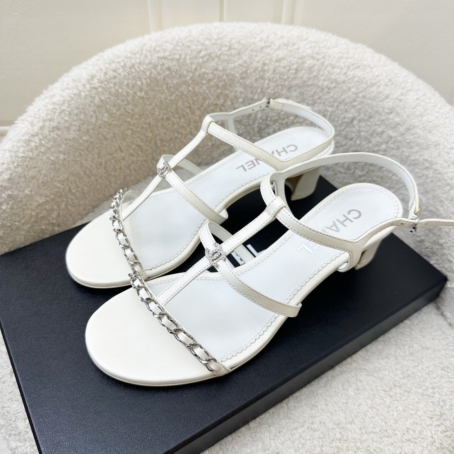 GLM-Heeled Sandals in White Size 38C