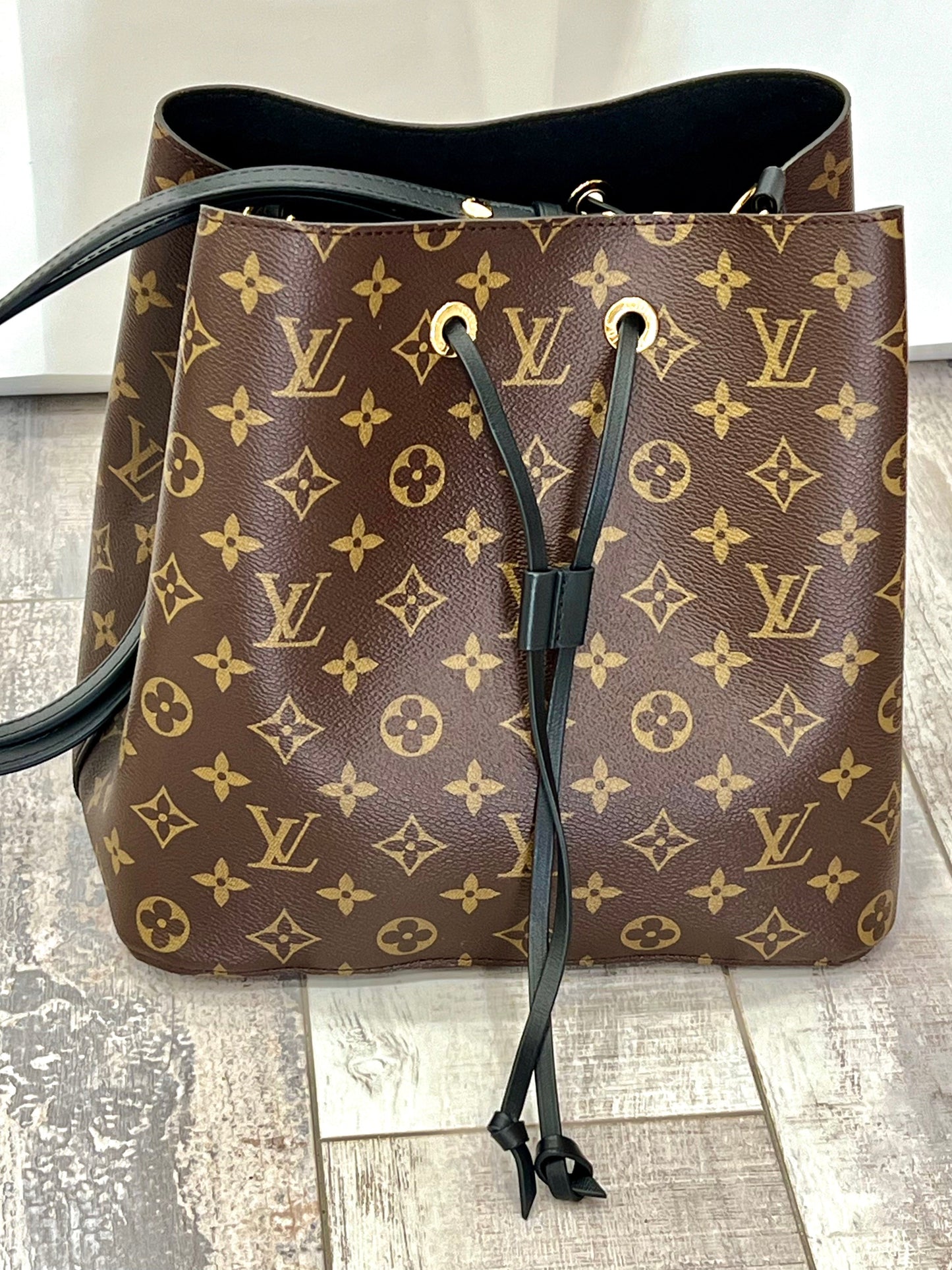 LOUIS VUITTON MONOGRAM NOÉNOE MM SHOULDER BAG BLACK