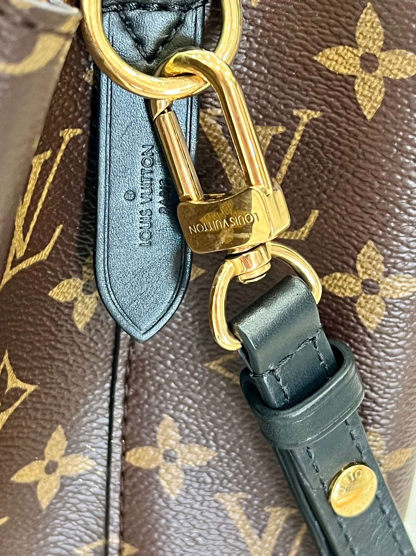 LOUIS VUITTON MONOGRAM NOÉNOE MM SHOULDER BAG BLACK