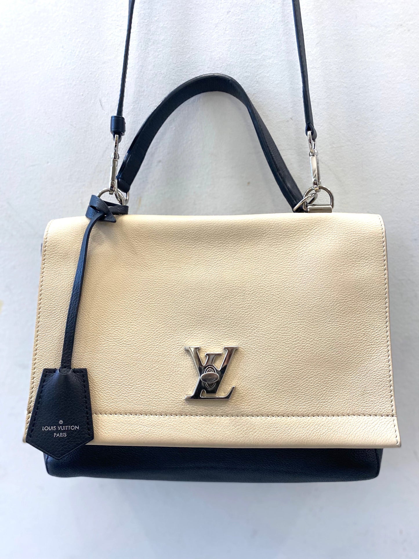 LOUIS VUITTON CALFSKIN LEATHER LOCKME II BAG