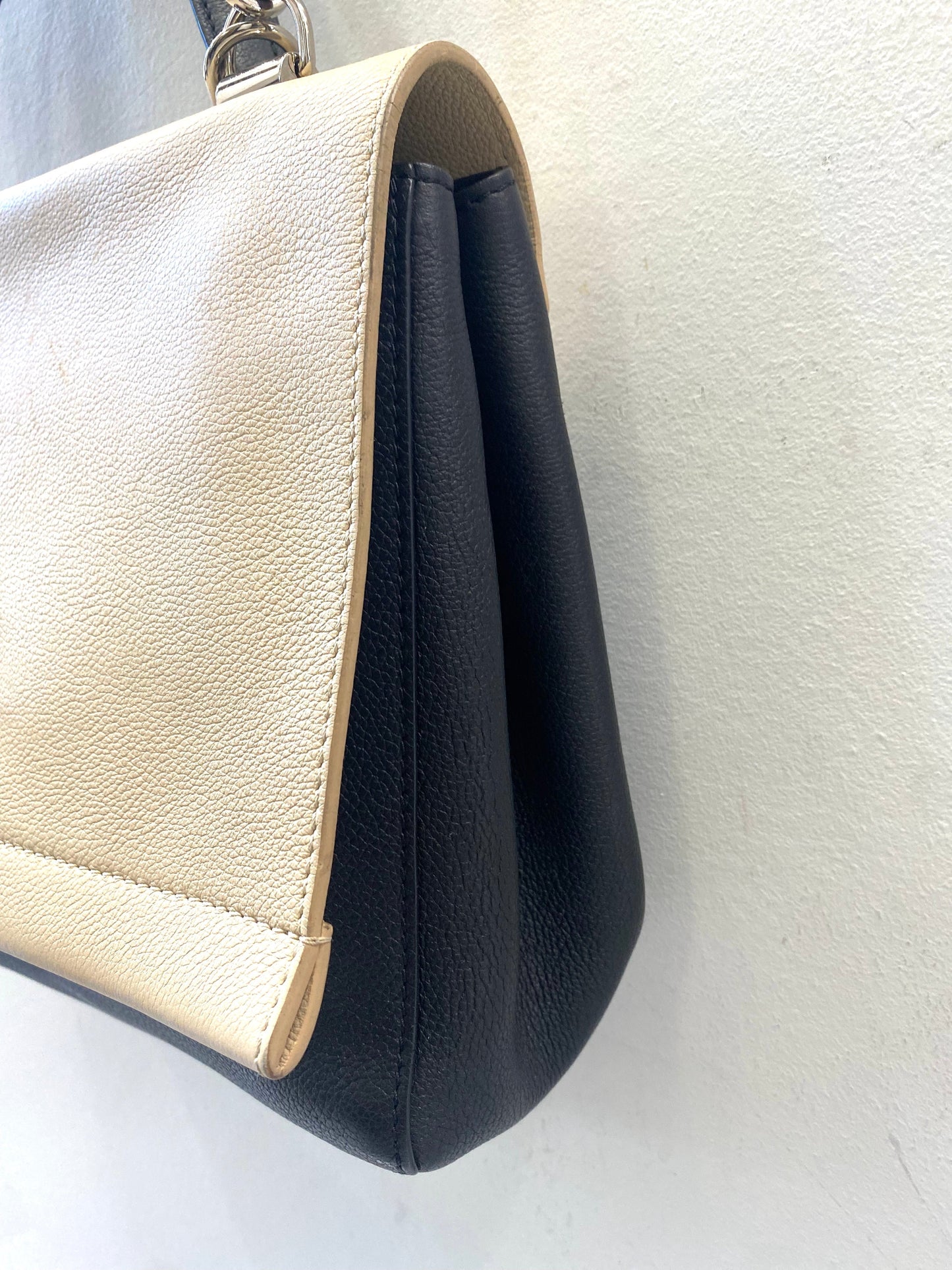LOUIS VUITTON CALFSKIN LEATHER LOCKME II BAG