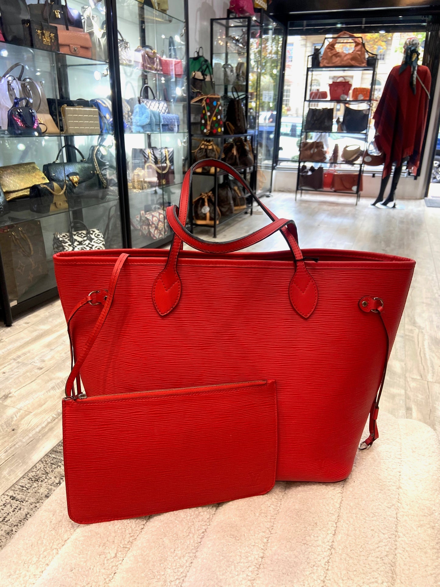 LOUIS VUITTON EPI LEATHER NEVERFULL MM TOTE BAG WITH POUCH