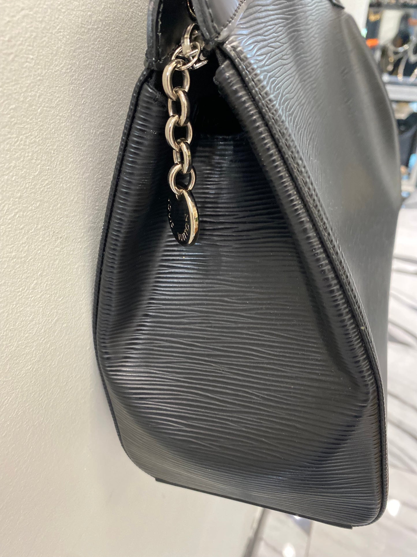 LOUIS VUITTON EPI LEATHER BREA MM BAG