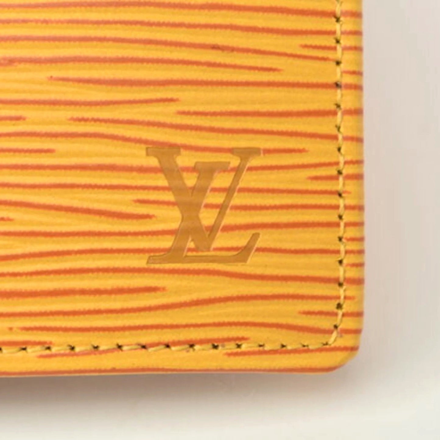 LOUIS VUITTON EPI LEATHER BI-FOLD WALLET