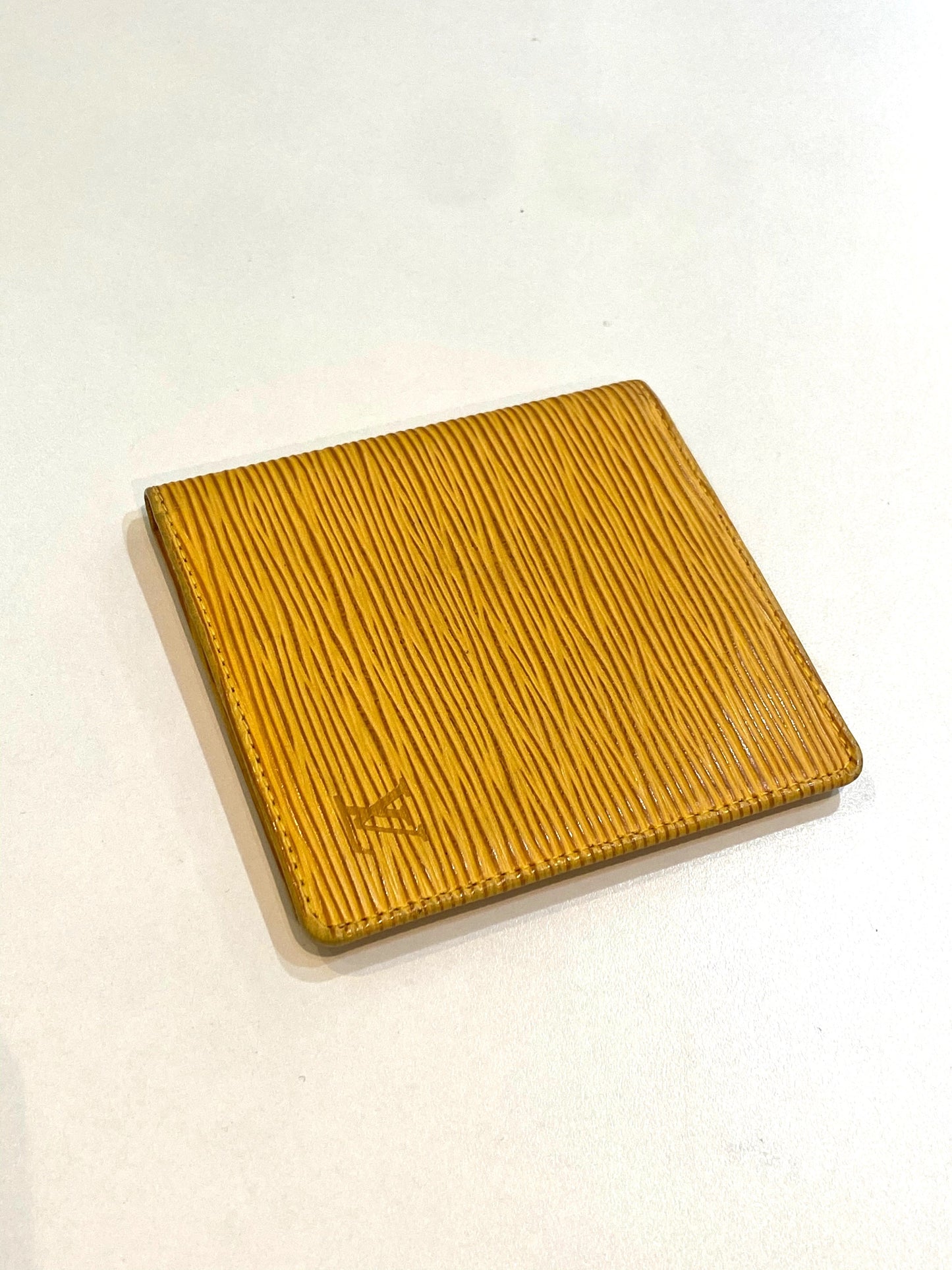 LOUIS VUITTON EPI LEATHER BI-FOLD WALLET