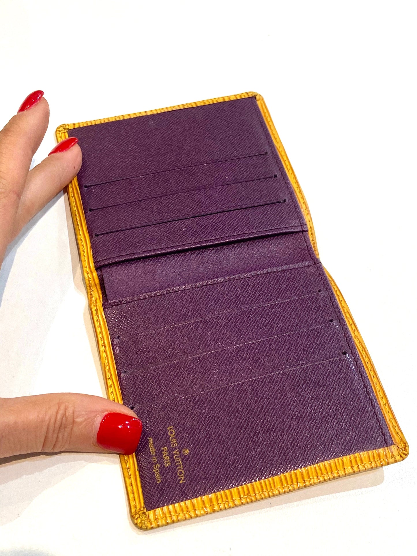 LOUIS VUITTON EPI LEATHER BI-FOLD WALLET