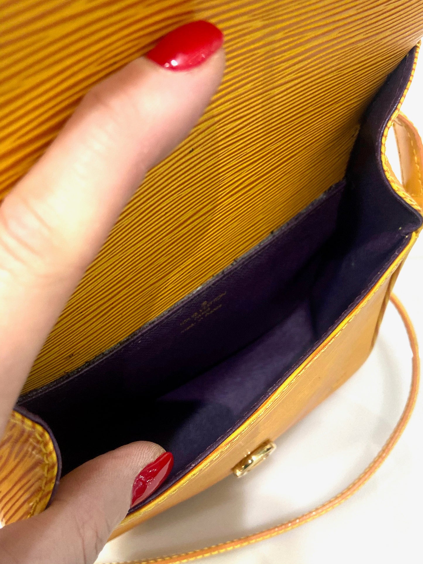 LOUIS VUITTON EPI LEATHER SAINT CLOUD PM SHOULDER BAG