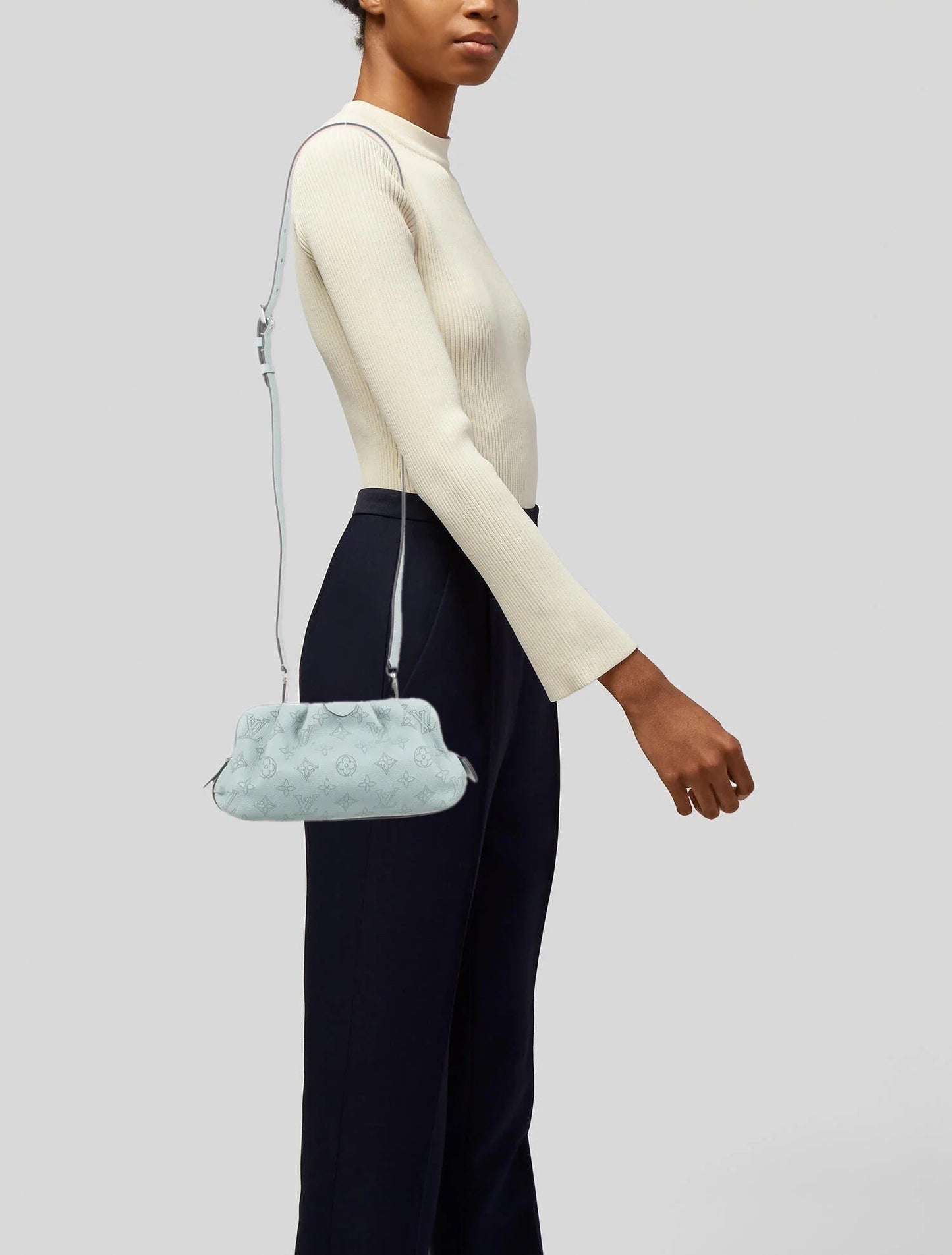 LOUIS VUITTON MAHINA SCALA MINI POUCH IN VERT LAGON
