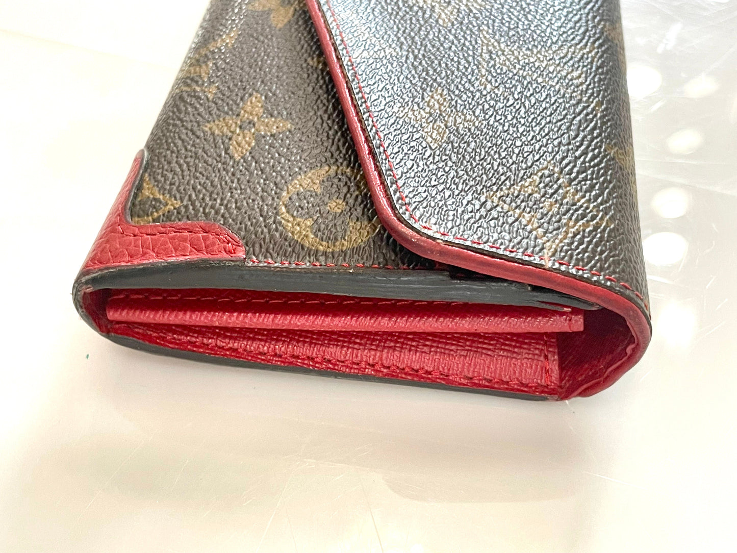 GLM-MONOGRAM CERISE PORTEFEUILLE REITRO SARAH WALLET