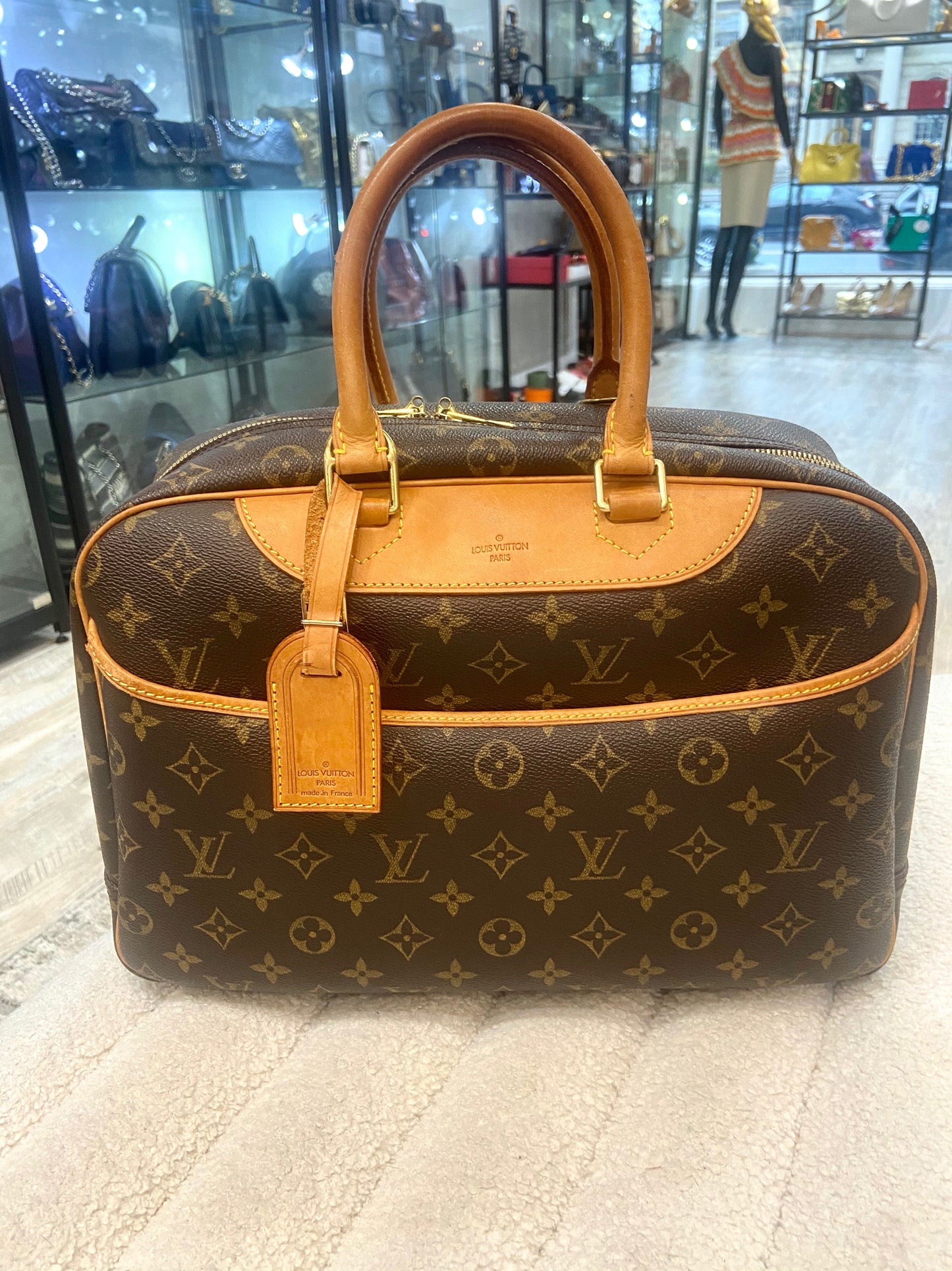 LOUIS VUITTON MONOGRAM DEAUVILLE HANDBAG