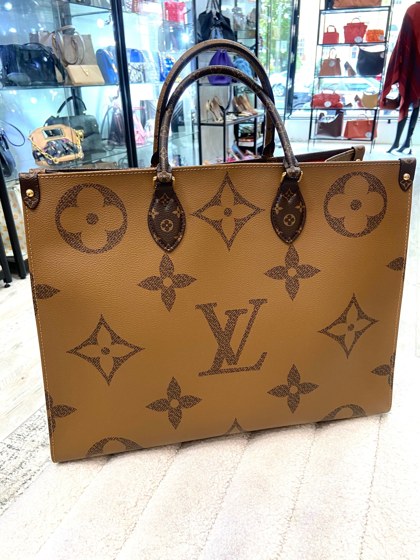 LOUIS VUITTON GIANT REVERSE MONOGRAM ON THE GO TOTE BAG GM