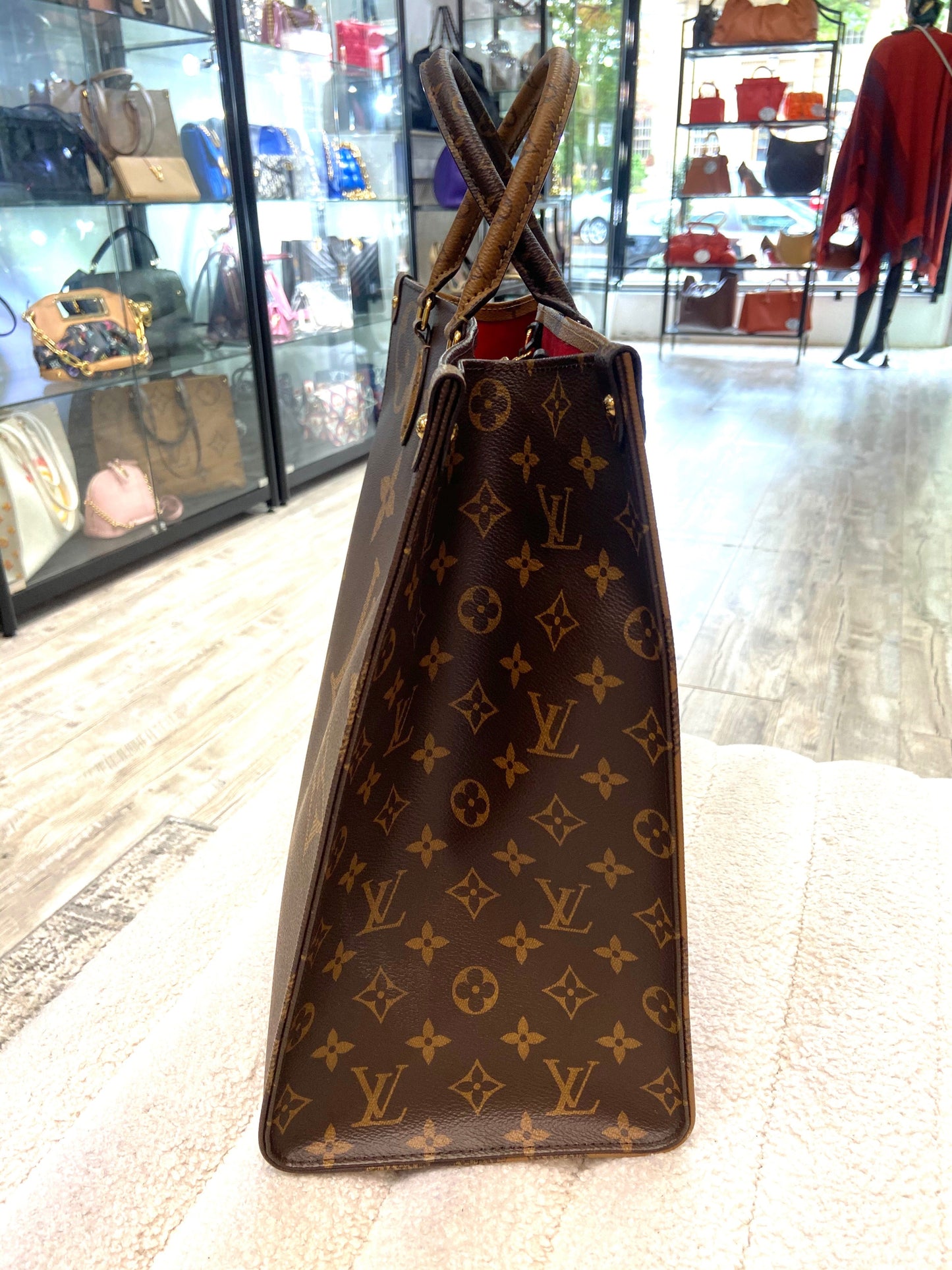 LOUIS VUITTON GIANT REVERSE MONOGRAM ON THE GO TOTE BAG GM