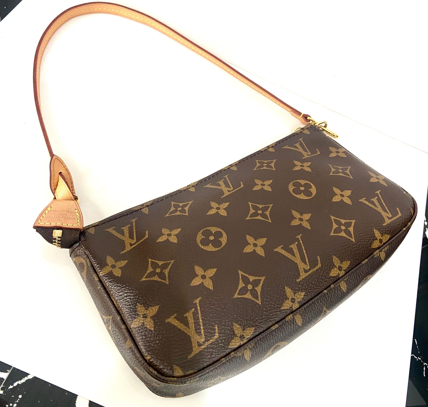 LOUIS VUITTON MONOGRAM POCHETTE NM