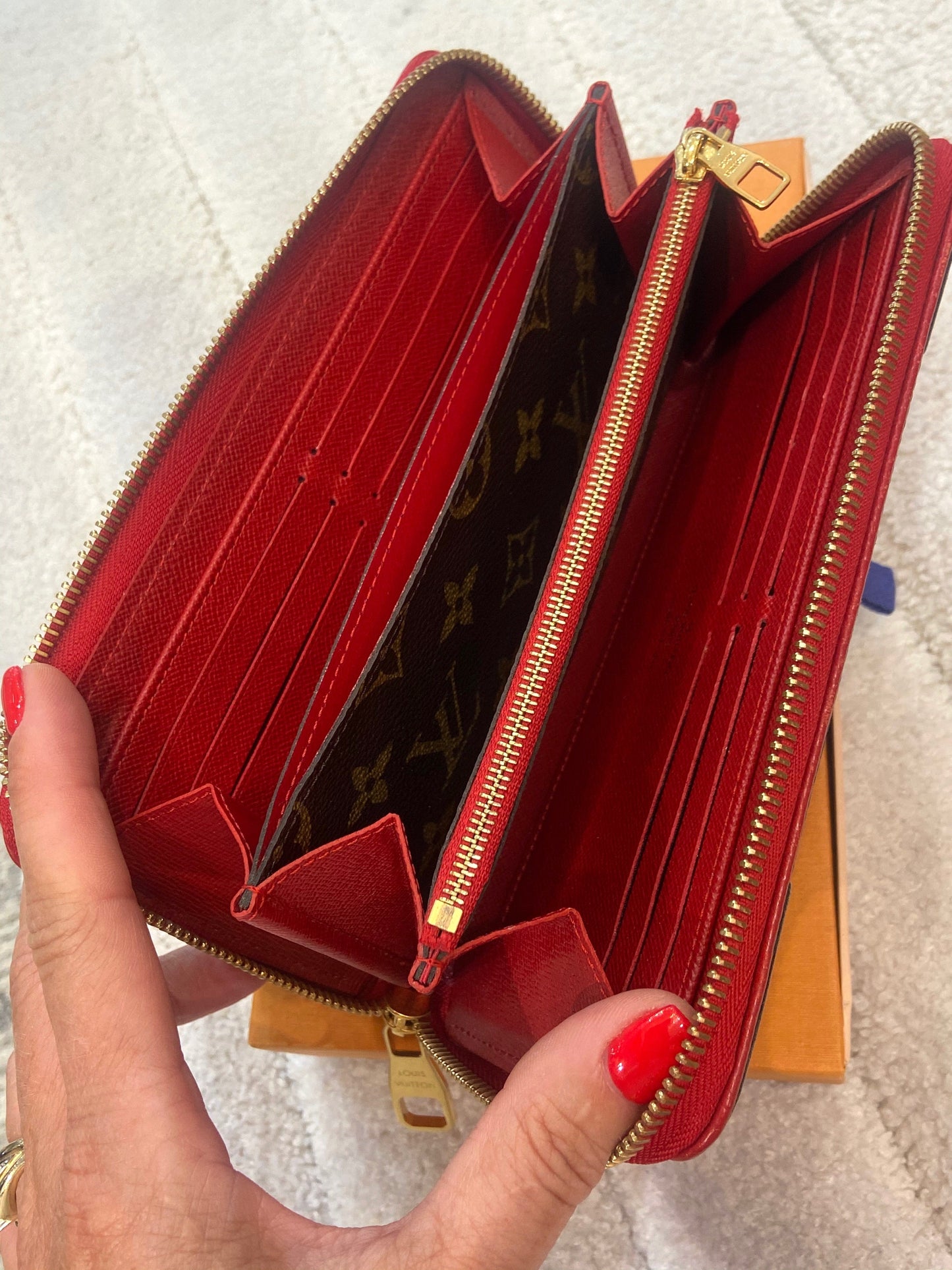 LOUIS VUITTON MONOGRAM RETIRO ZIPPY WALLET IN CHERRY