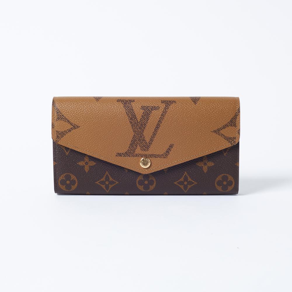 GLM-REVERSE GIANT MONOGRAM SARAH WALLET