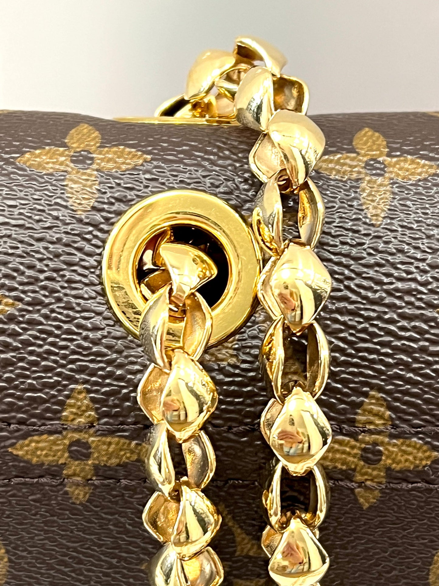 LOUIS VUITTON MONOGRAM VICTOIRE SHOULDER BAG CHERRY