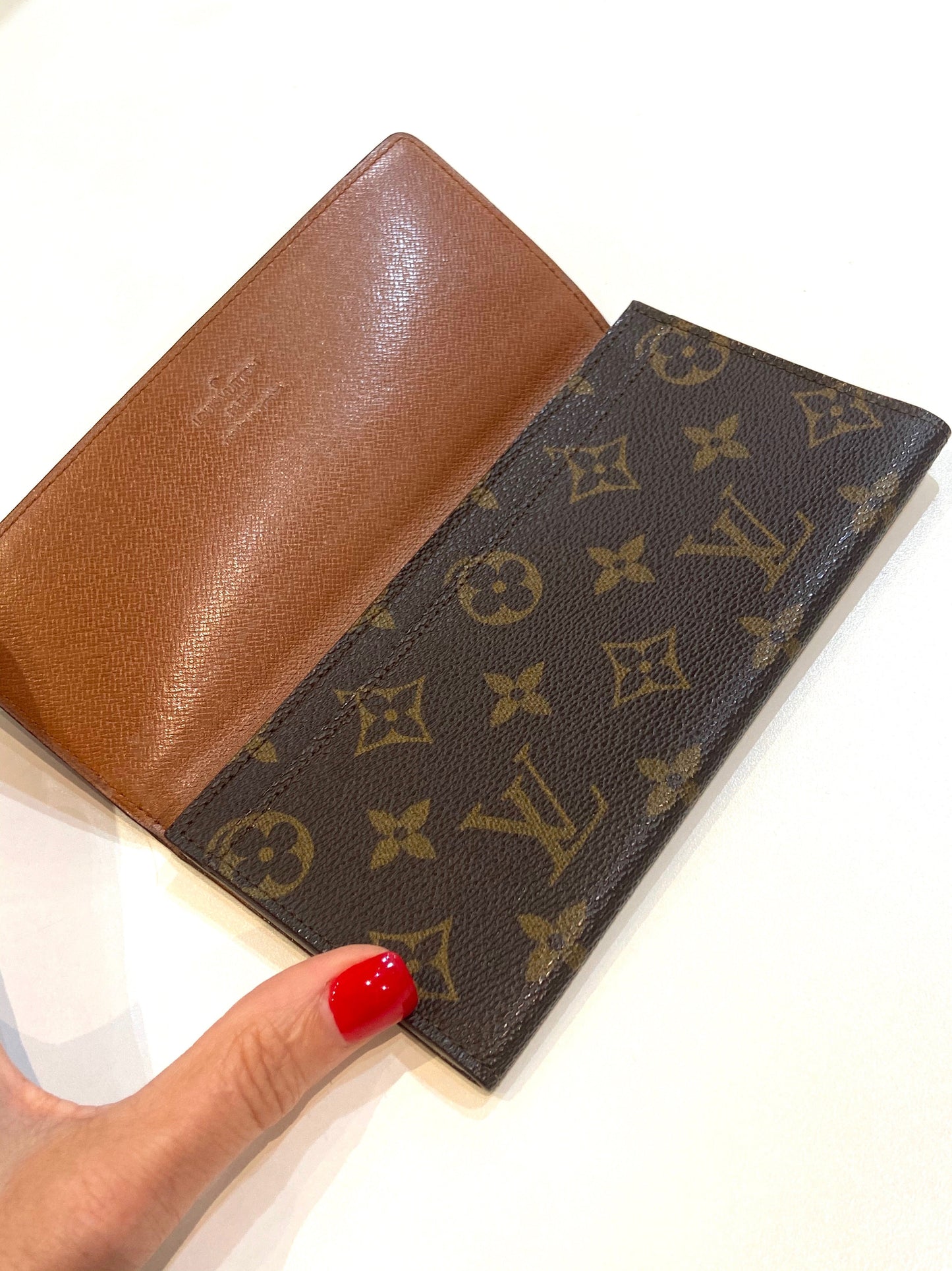 GLM-MONOGRAM  WALLET