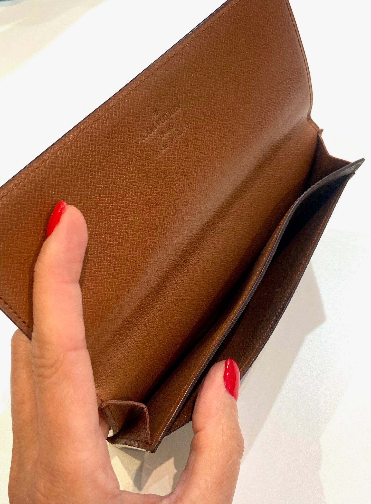 GLM-MONOGRAM  WALLET