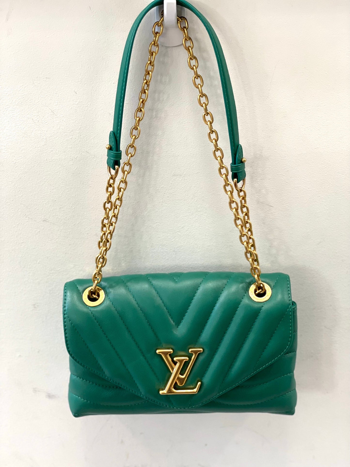 LOUIS VUITTON NEW WAVE CHAIN BAG MM IN EMERALD GREEN