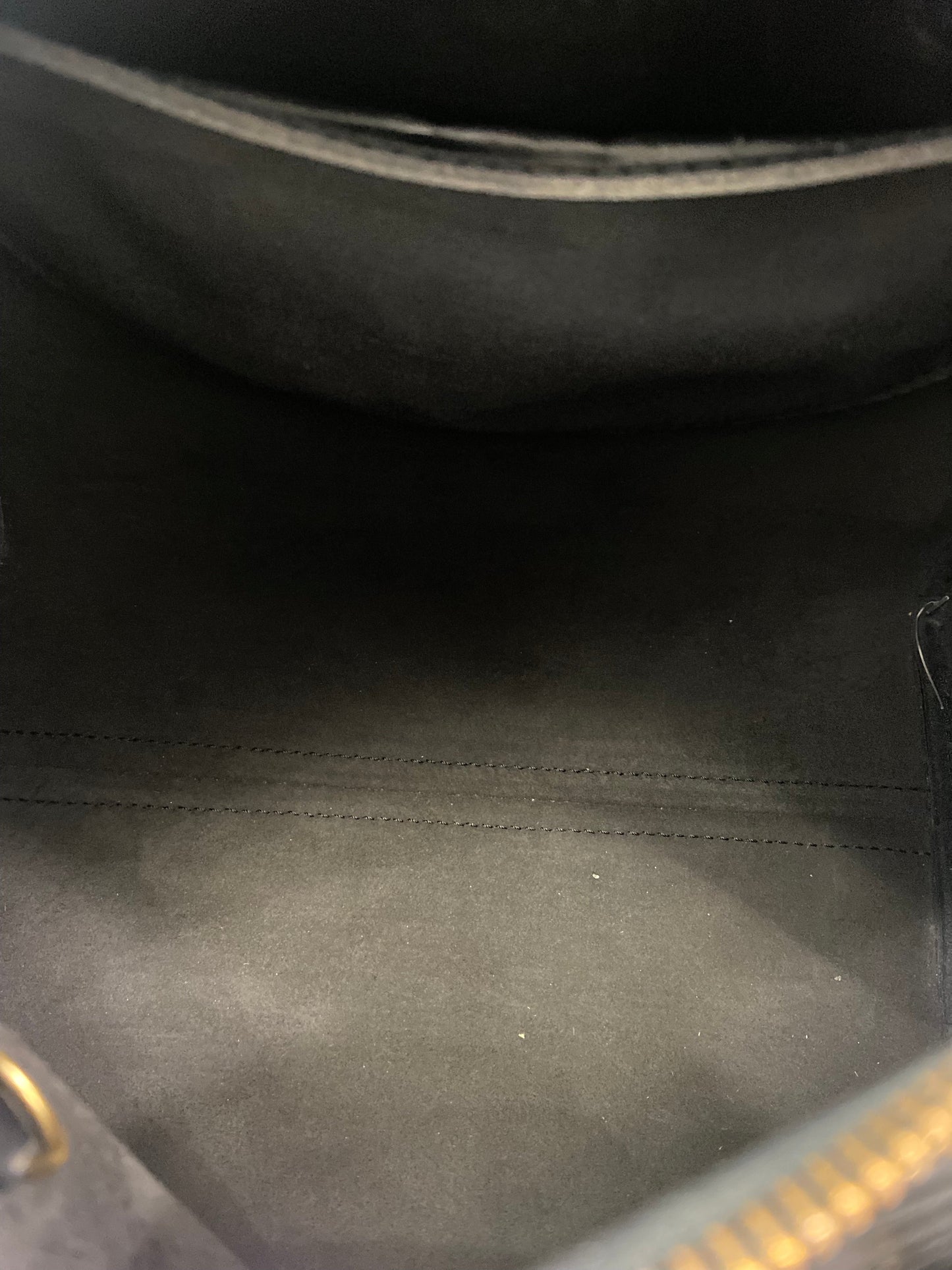 LOUIS VUITTON EPI LEATHER SPEEDY 25 HANDBAG BLACK