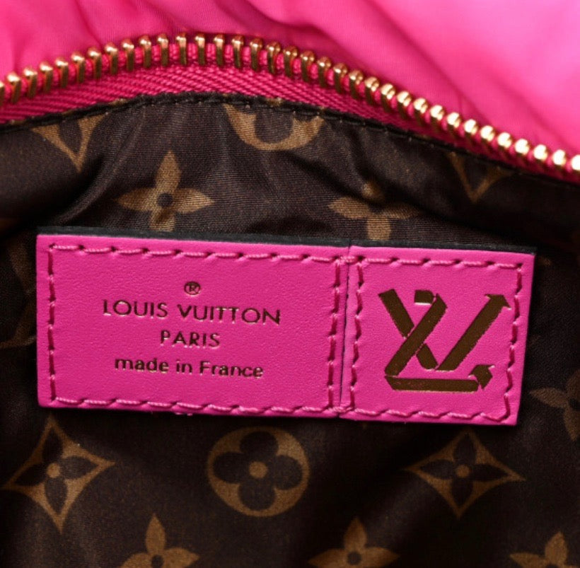 LOUIS VUITTON LV PILLOW MAXI MULTI POCHETTE