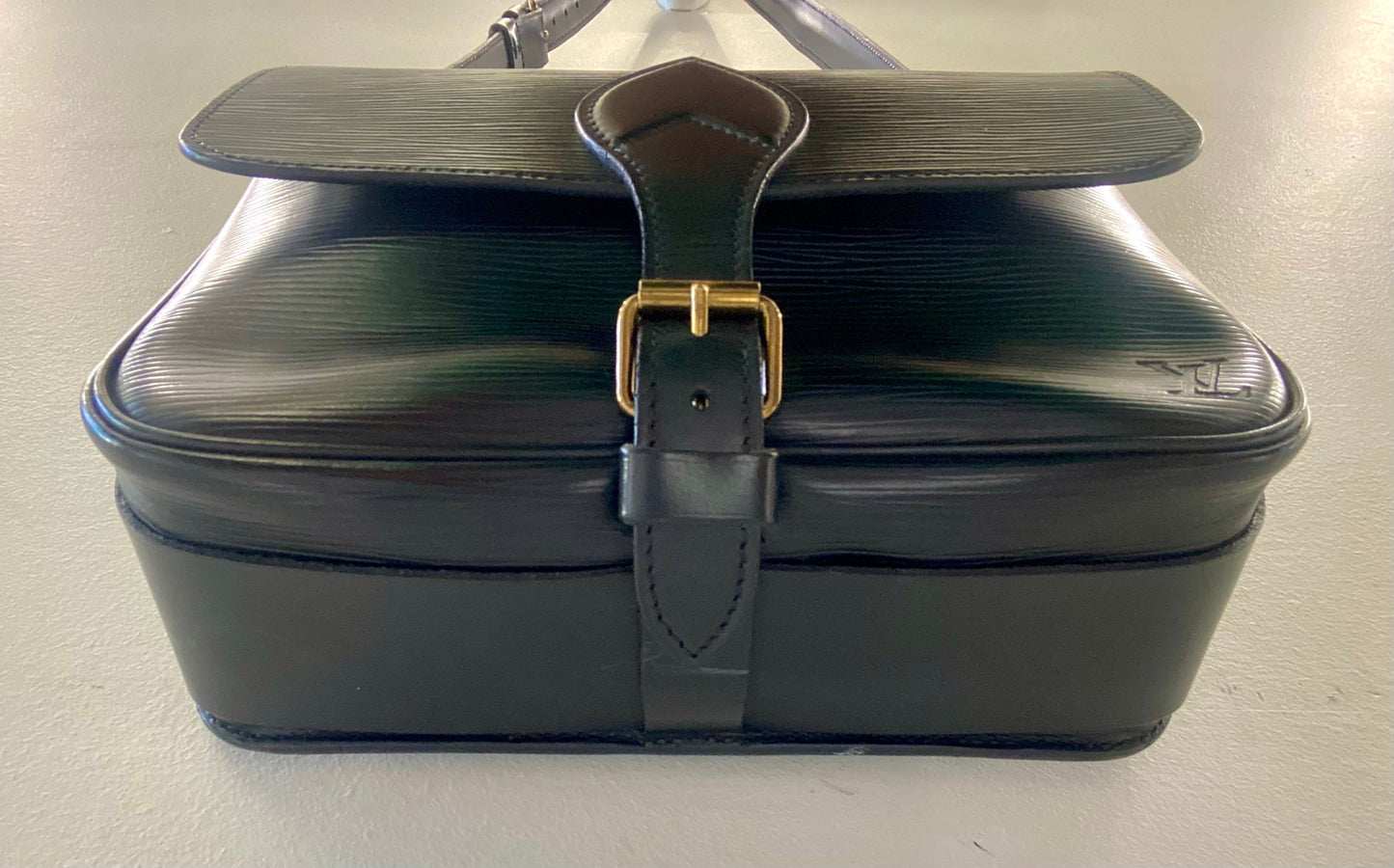 LOUIS VUITTON EPI LEATHER CARTOUCHIERE CROSSBODY BAG