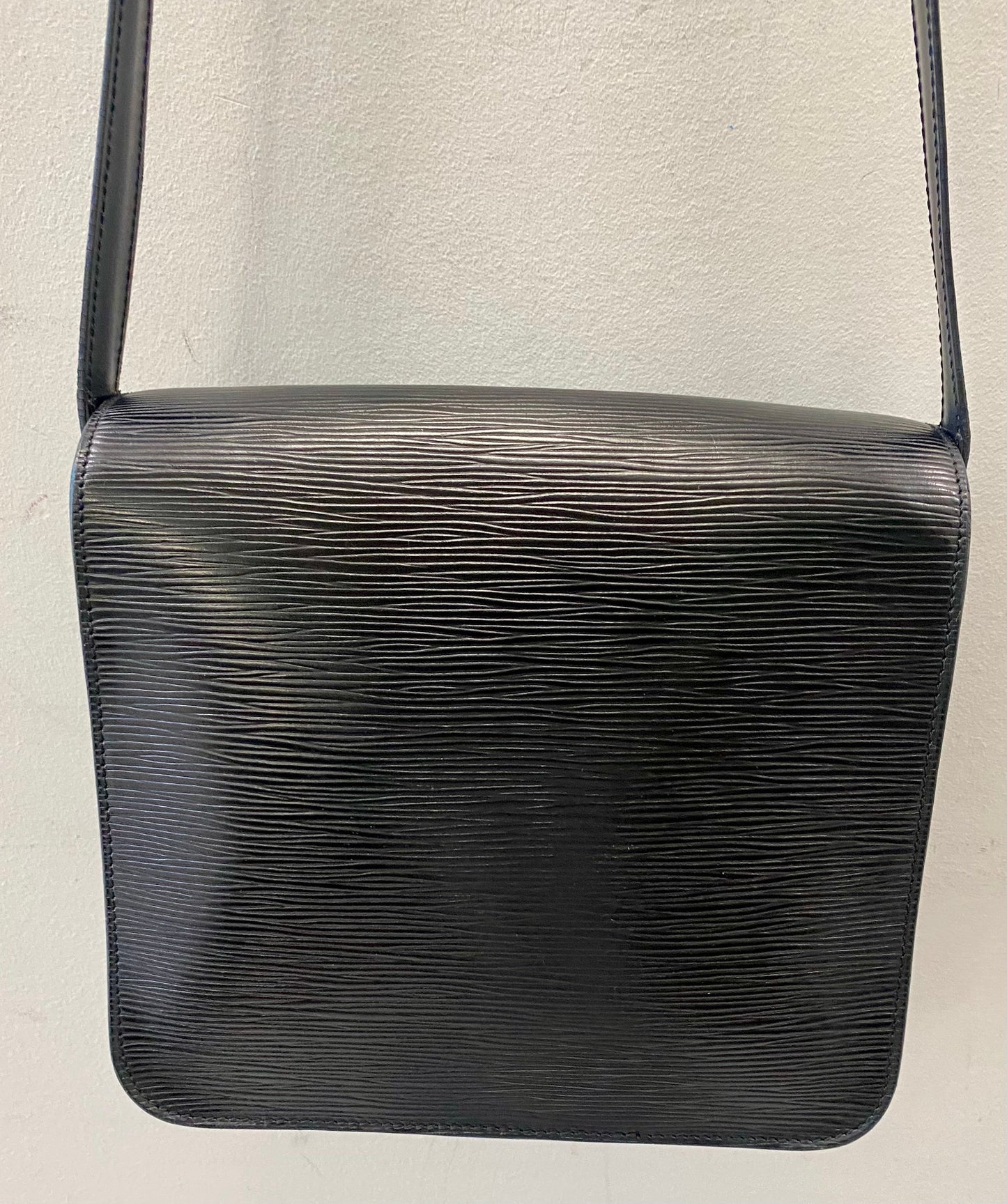 LOUIS VUITTON EPI LEATHER CARTOUCHIERE CROSSBODY BAG