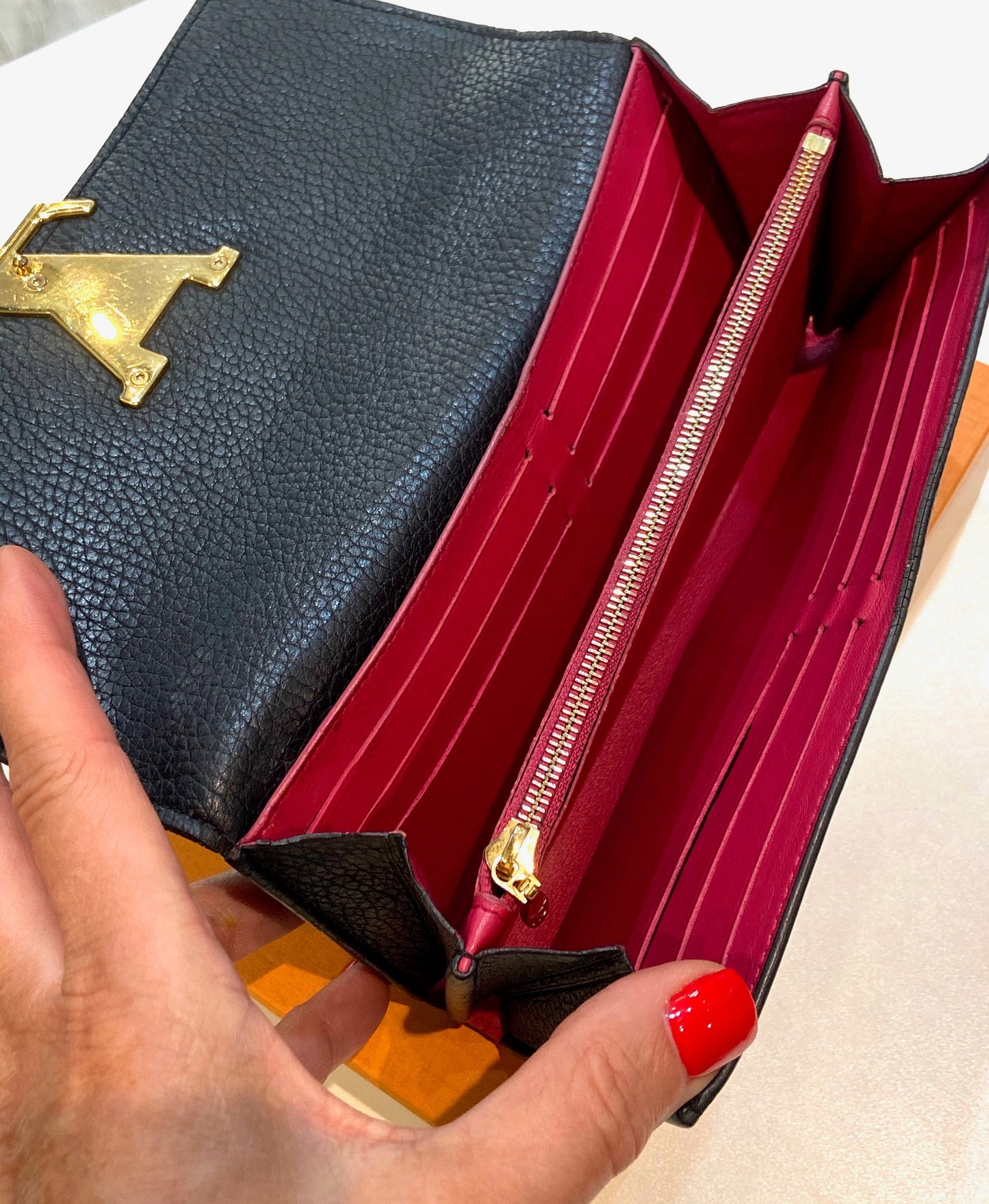 GLM-TAURILLON CAPUCINES WALLET