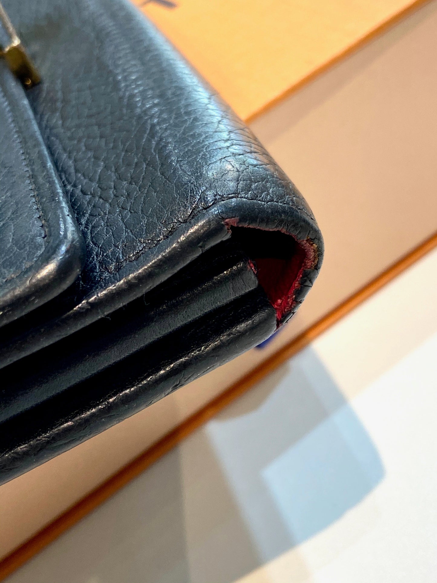 GLM-TAURILLON CAPUCINES WALLET