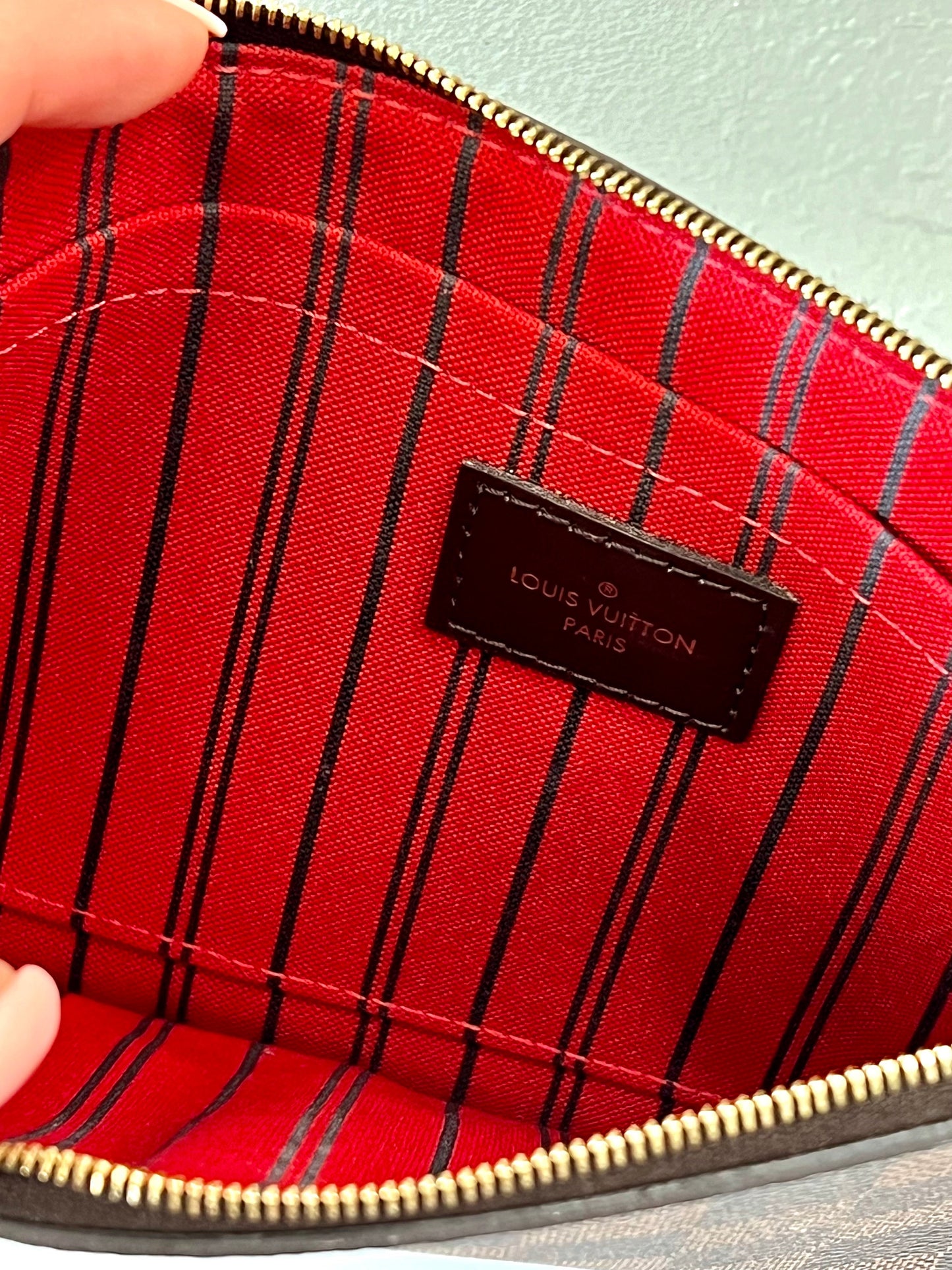 LOUIS VUITTON DAMIER EBENE MM GM POCHETTE CERISE
