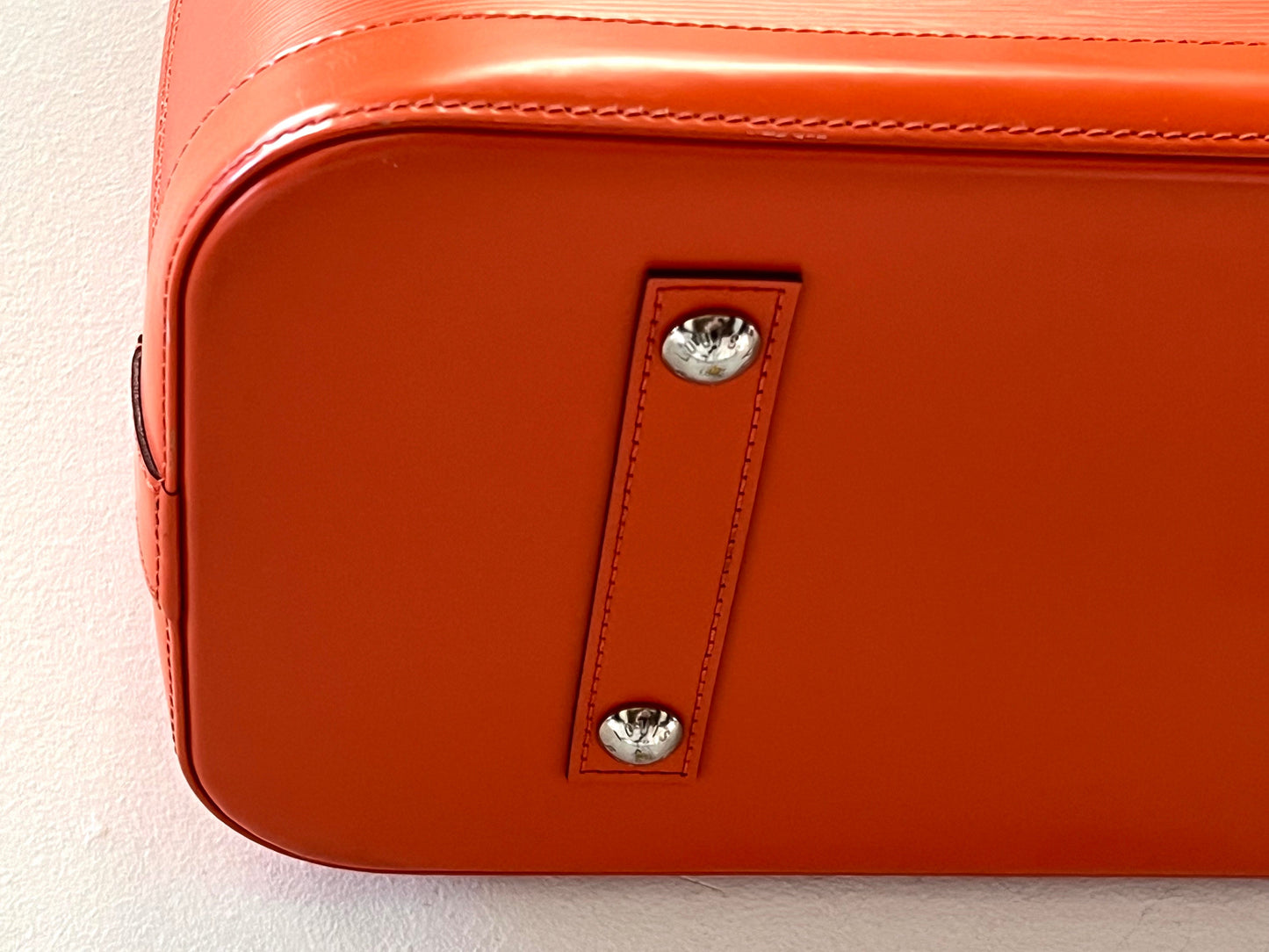LOUIS VUITTON EPI LEATHER ALMA GM IN ORANGE