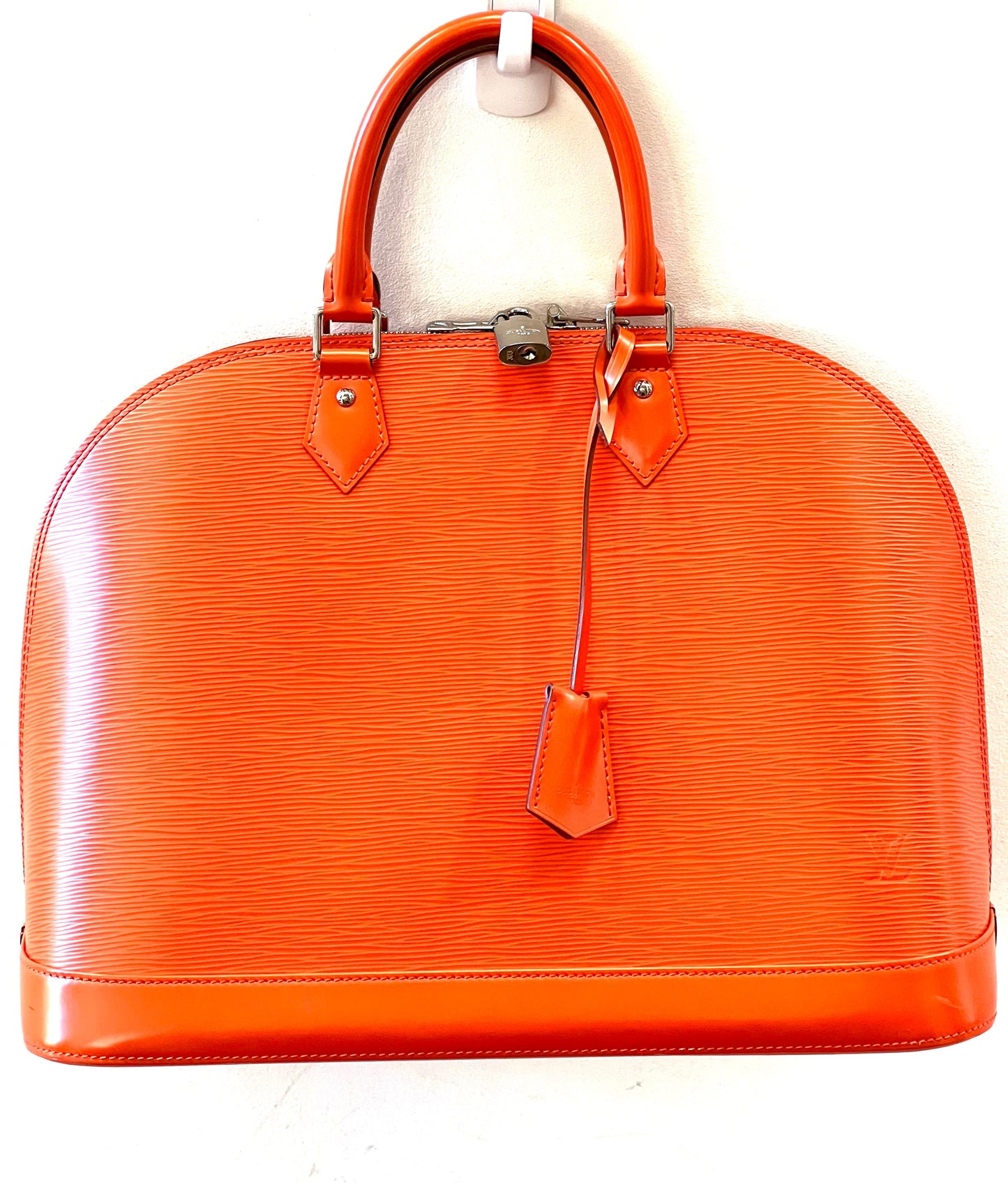 LOUIS VUITTON EPI LEATHER ALMA GM IN ORANGE