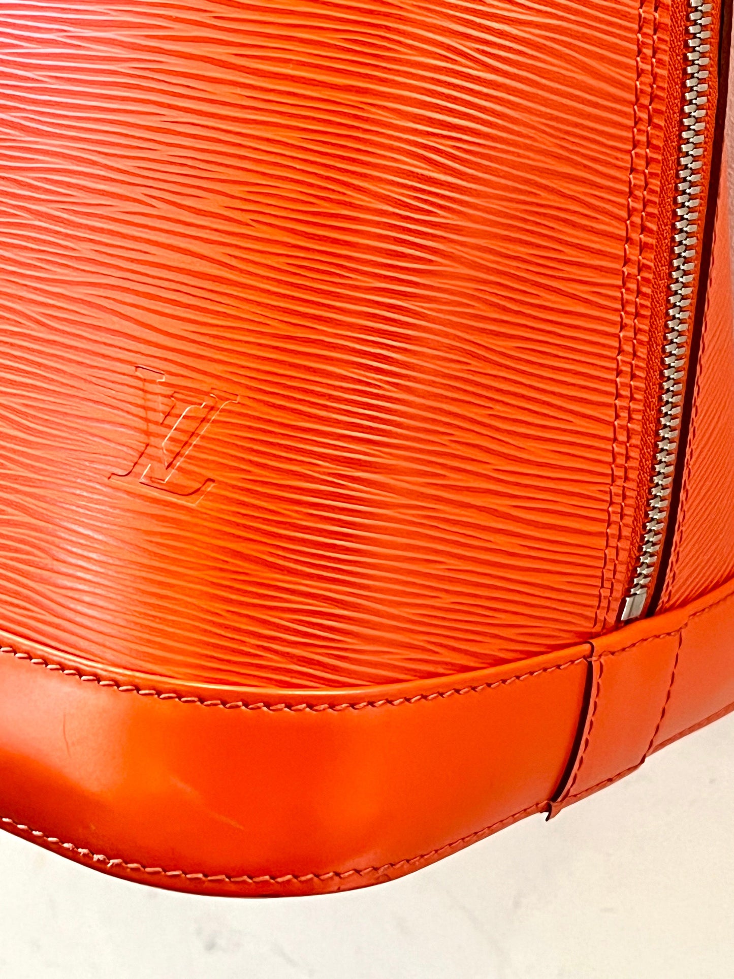 LOUIS VUITTON EPI LEATHER ALMA GM IN ORANGE