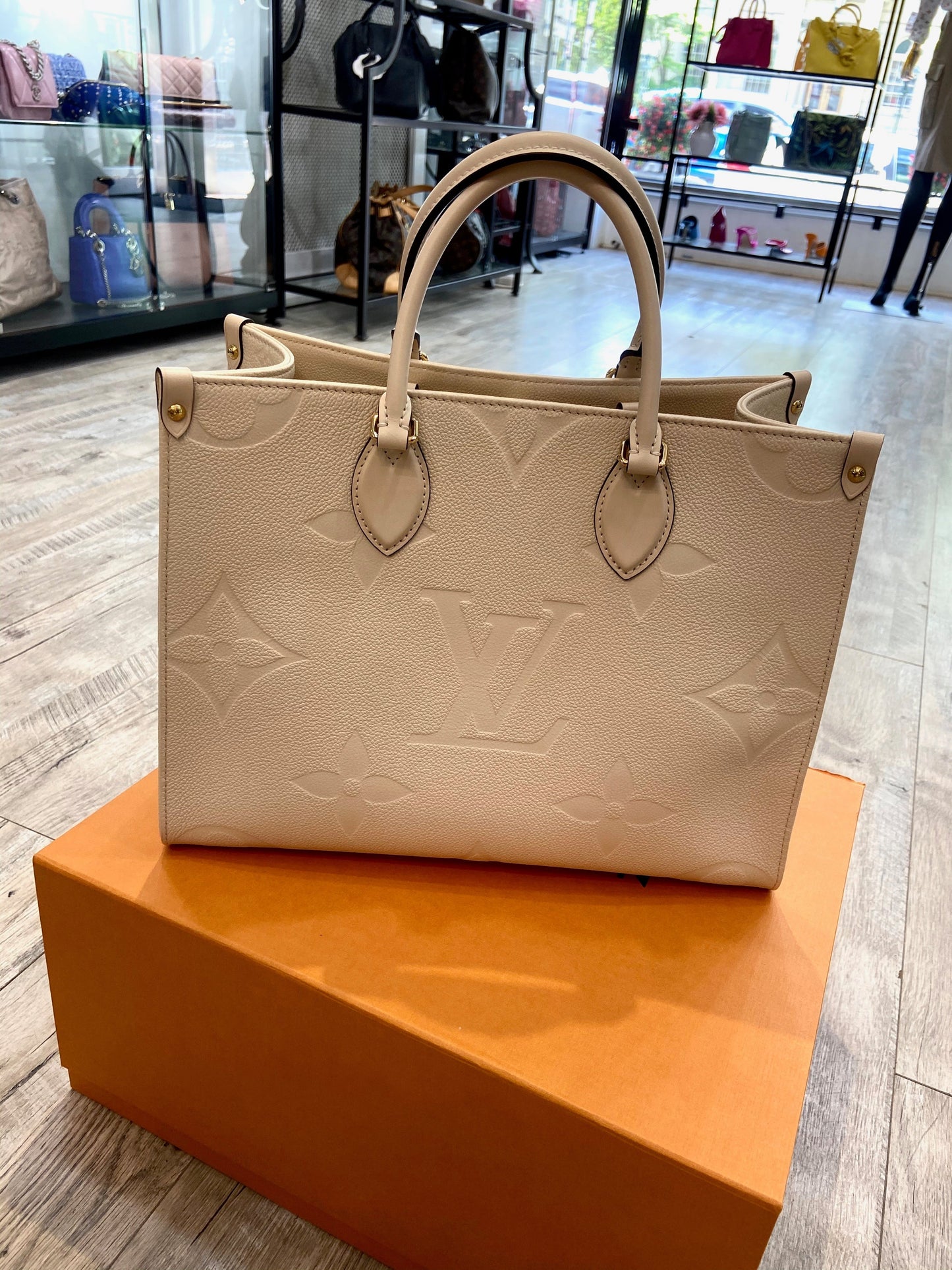 LOUIS VUITTON EMPREINTE LEATHER GIANT MONOGRAM ONTHEGO TOTE BAG